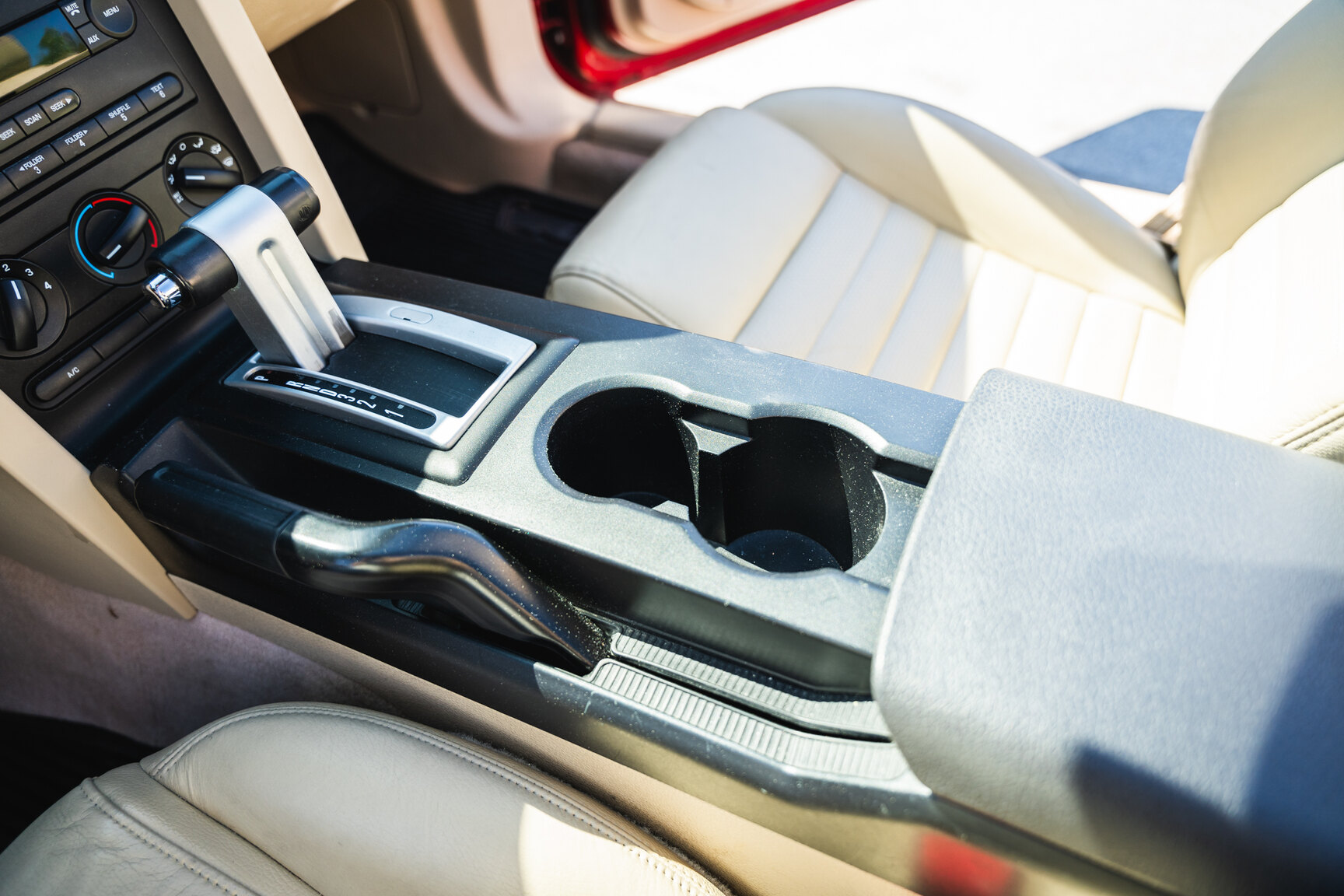 Interior image of 2005 Ford Mustang GT Cabriolet