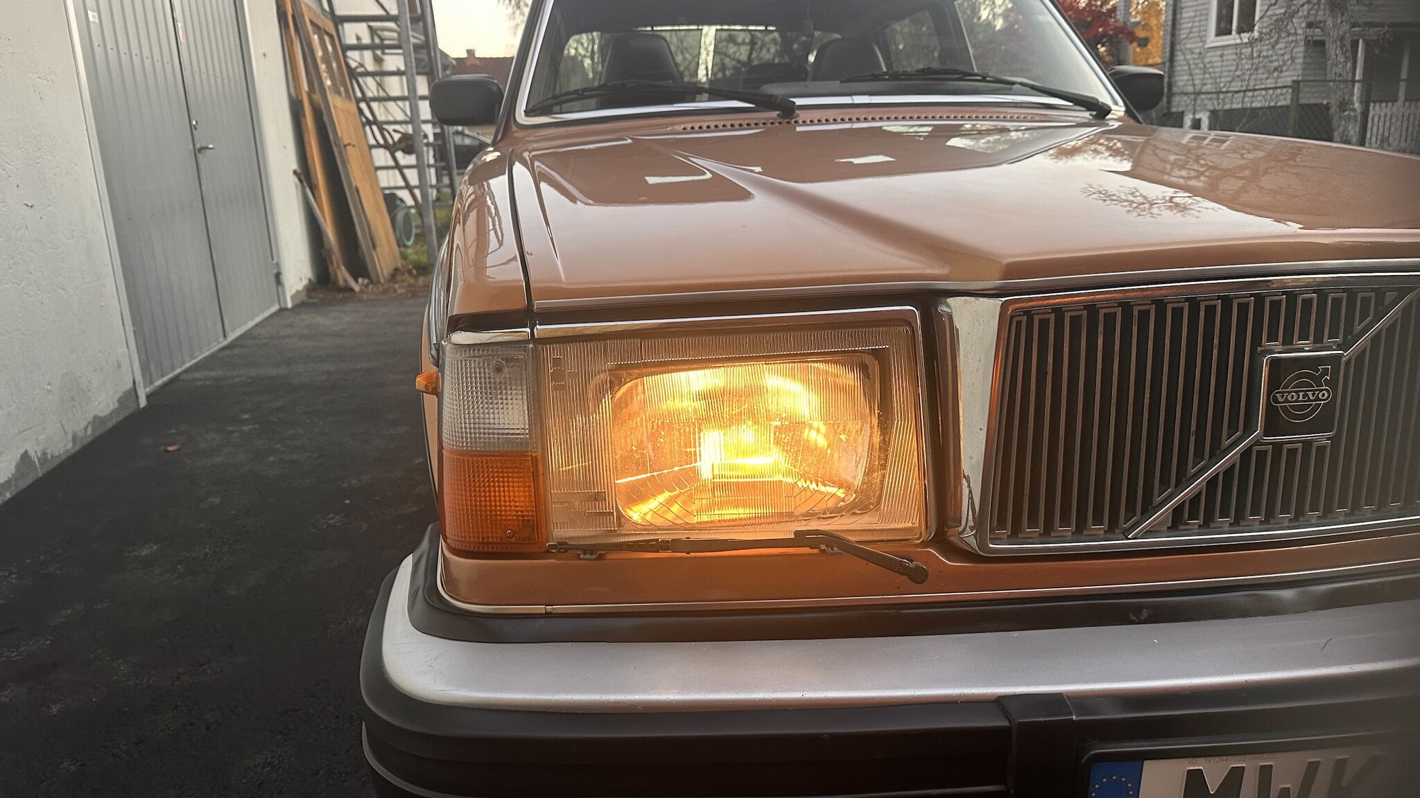 Exteriörbild på 1981 Volvo 244 GLE D6