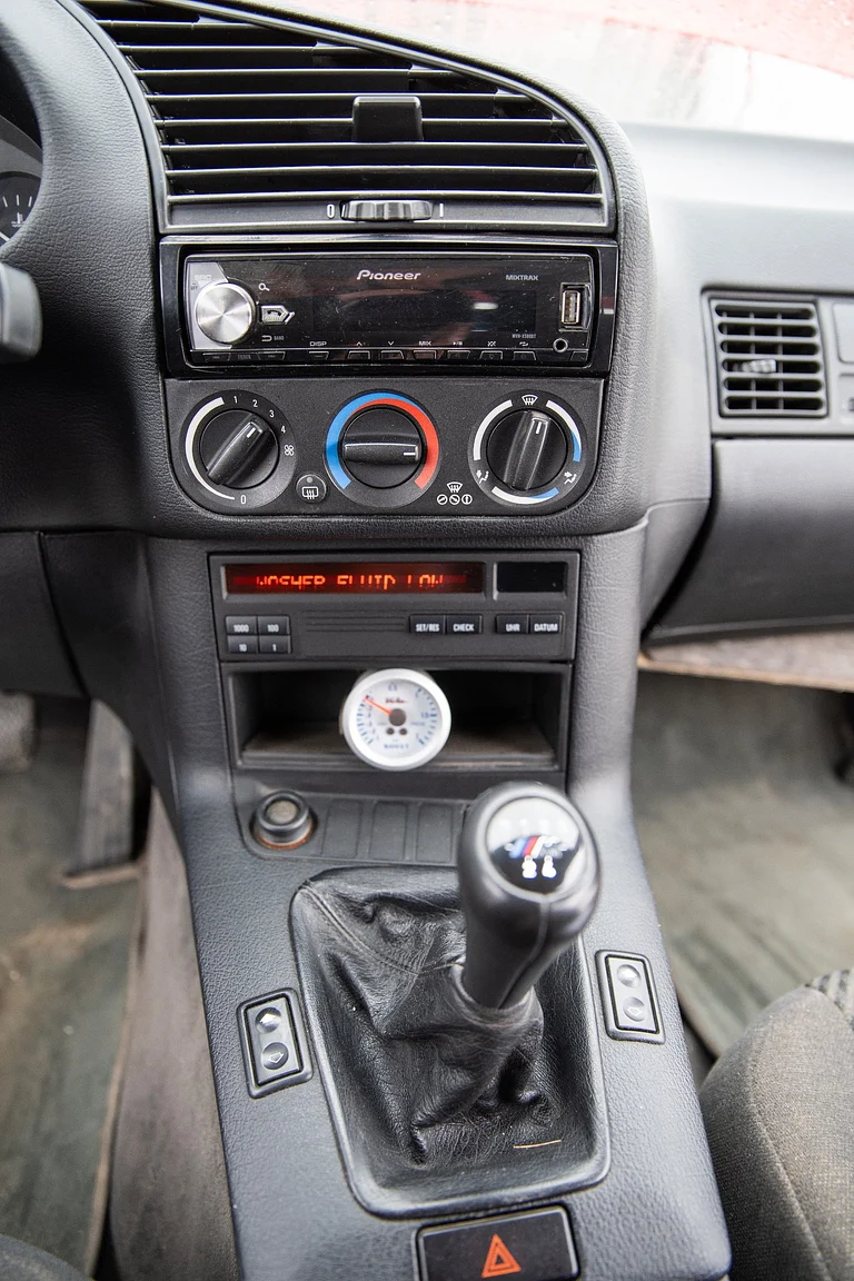 Innenraumfoto von 1992 BMW 325i Turbo (10)