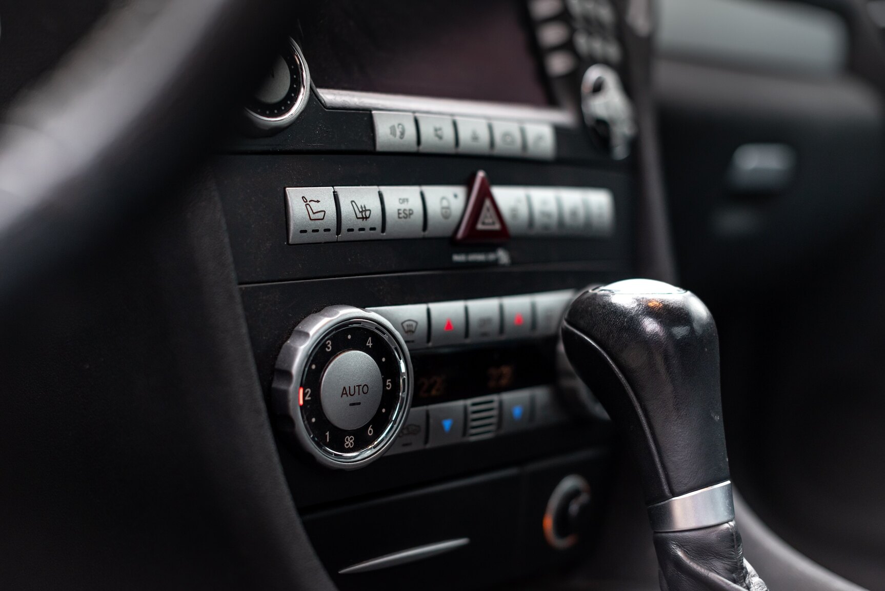 Innenraumfoto von 2006 Mercedes-Benz SLK 55 AMG Kleemann