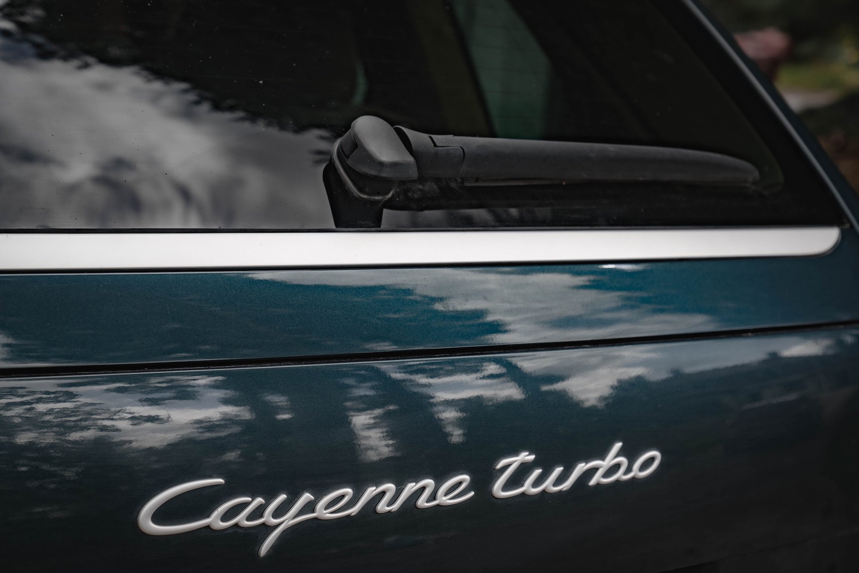 Exterior image of 2005 Porsche Cayenne Turbo WLS