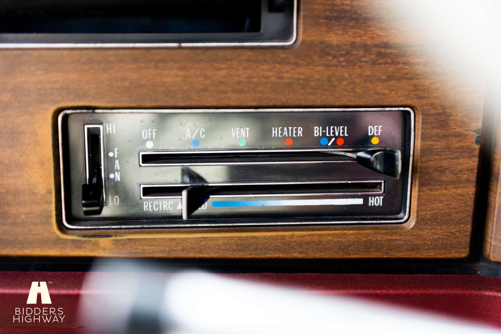 Interiörbild 1973 Buick Electra Custom 2D HT Coupe