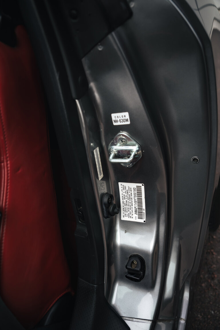 Interior image of 2000 Honda S2000 AP1