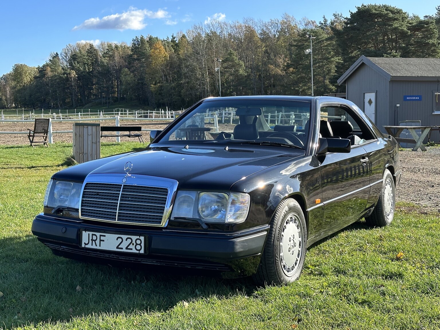 Exterior image of 1990 Mercedes-Benz 300 CE 24V