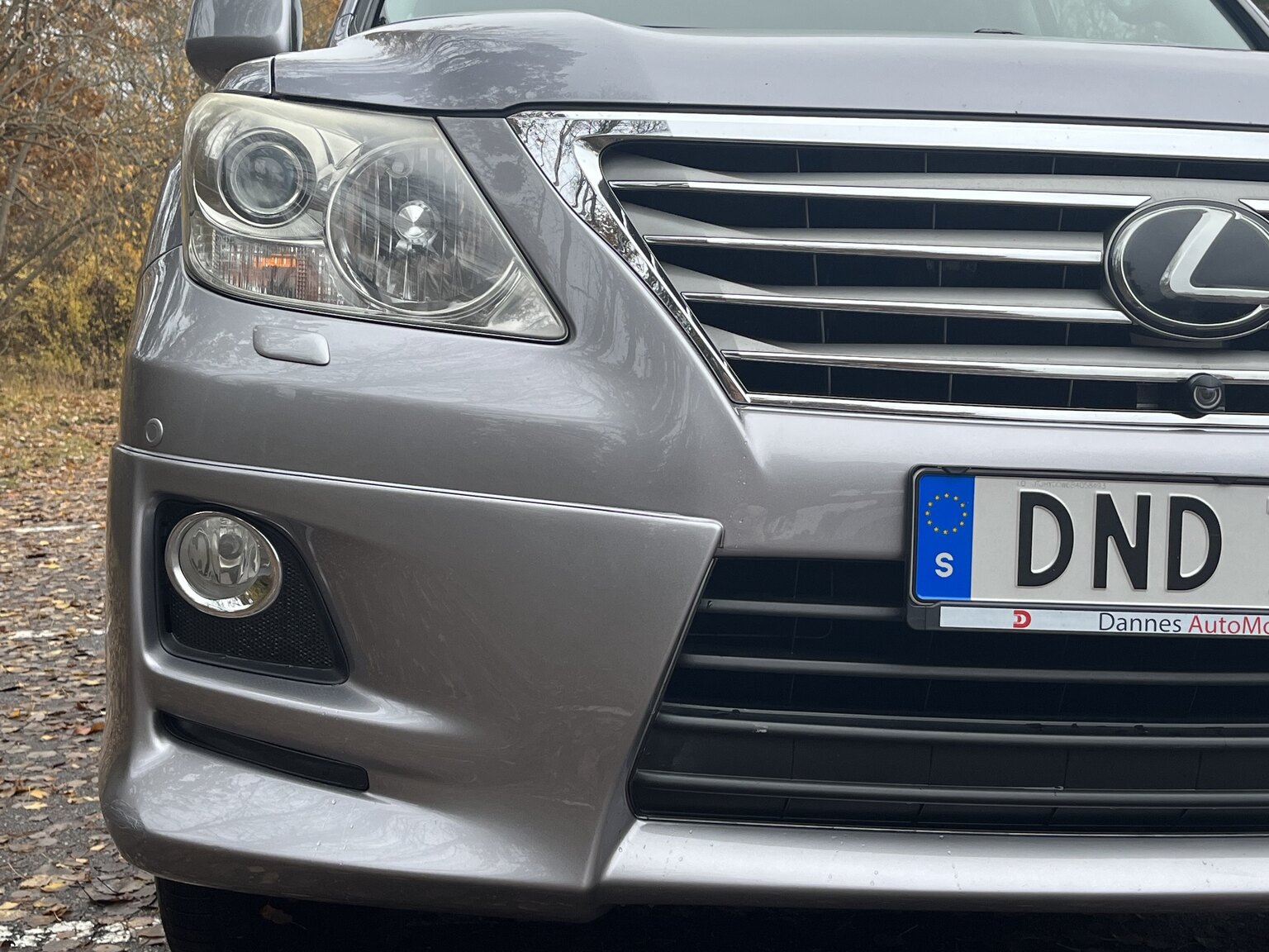 Exteriörbild på 2011 Lexus LX570