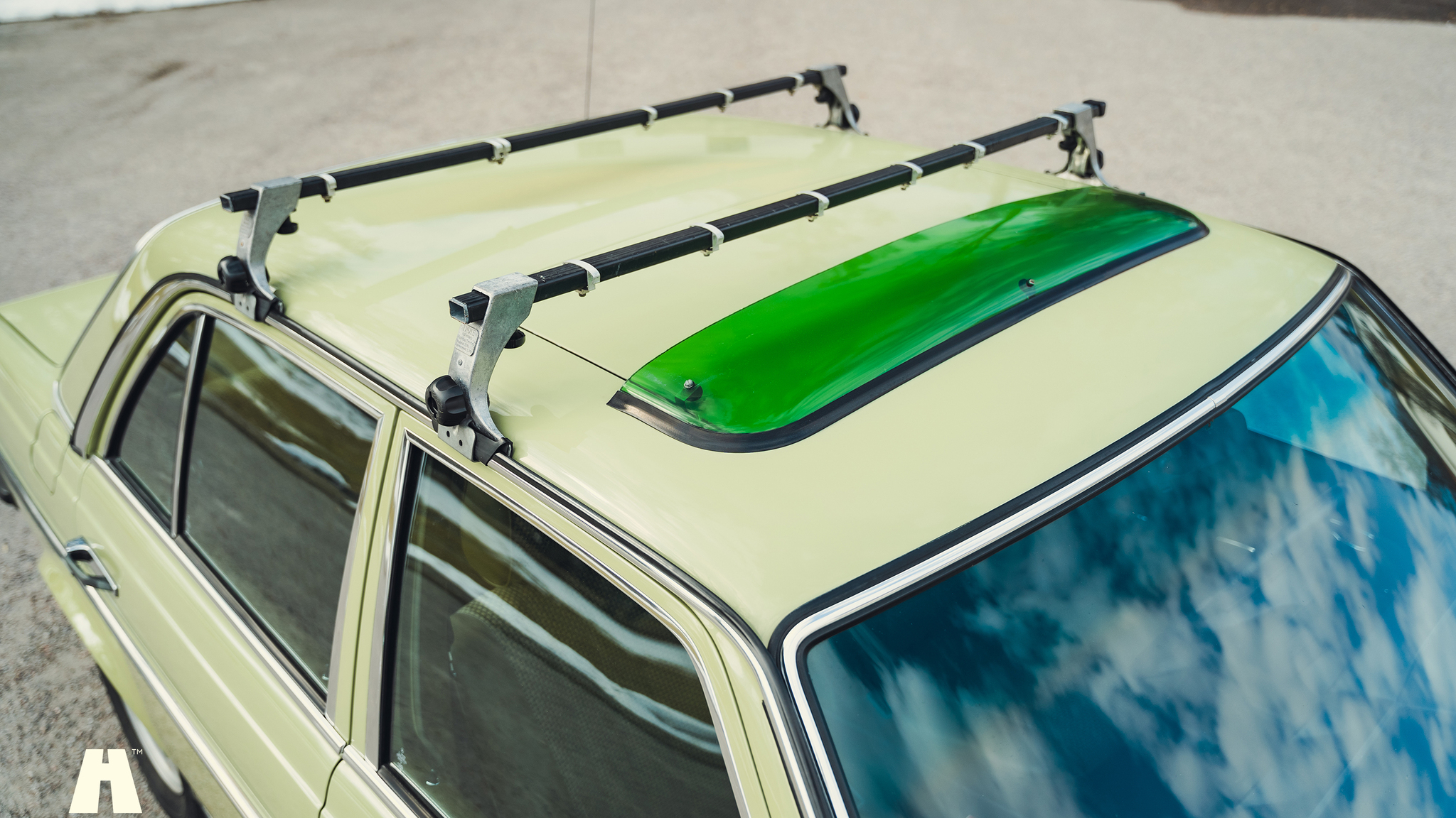 Exterior image of 1979 Mercedes Benz 230