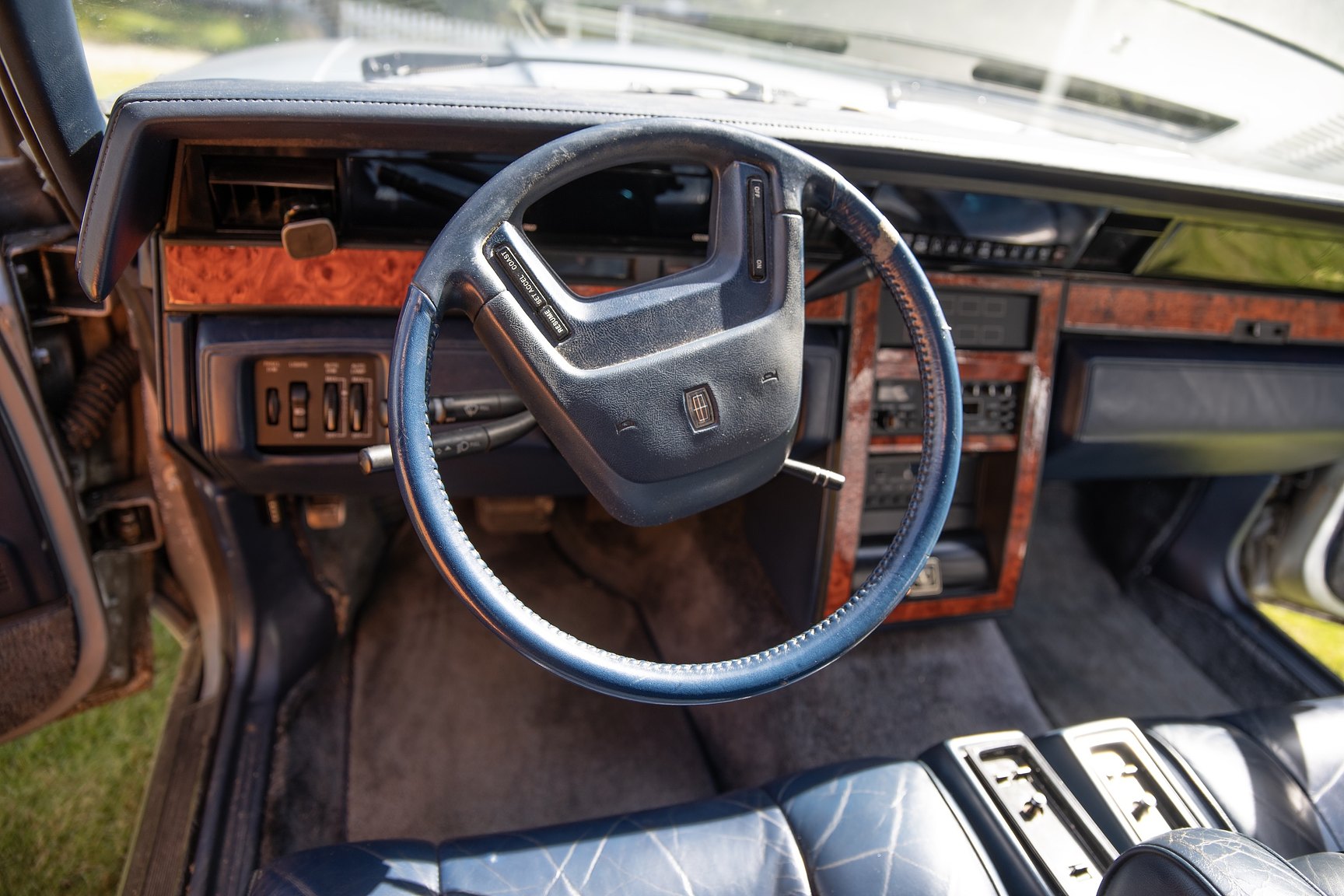 Interiörbild 1985 Lincoln Continental 5.0 V8 EFI