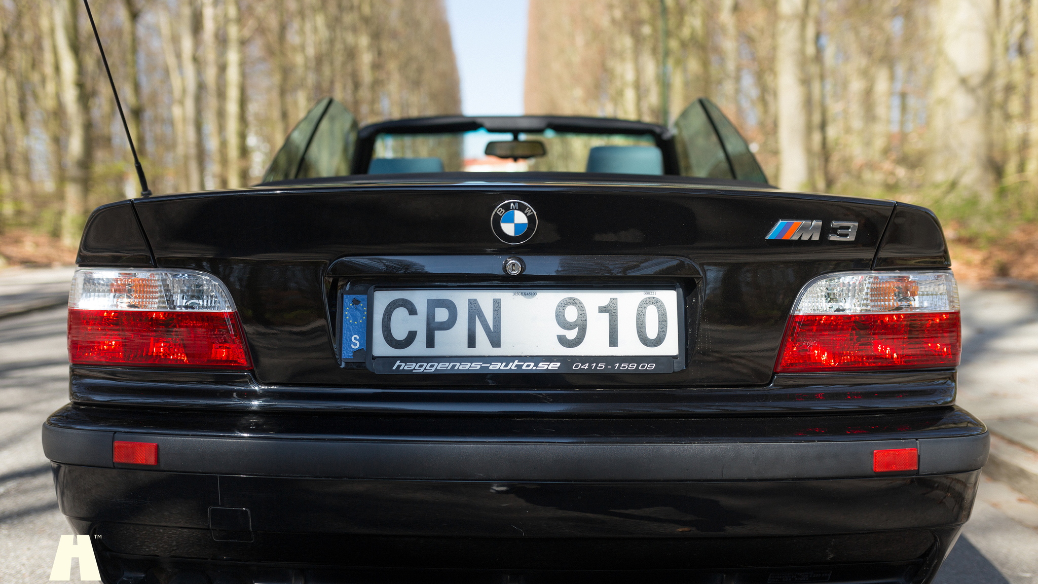 Exterior image of 1996 BMW M3 3.2 Cabriolet (44)