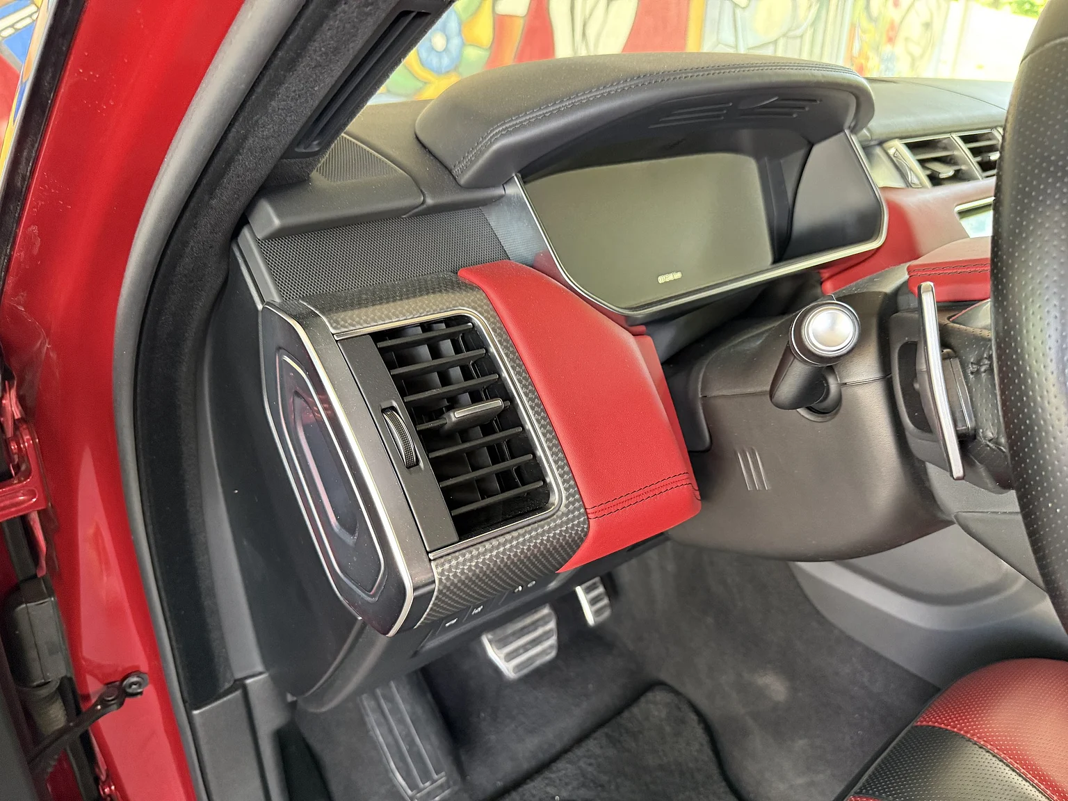 Interiörbild 2017 Range Rover Sport SVR (13)
