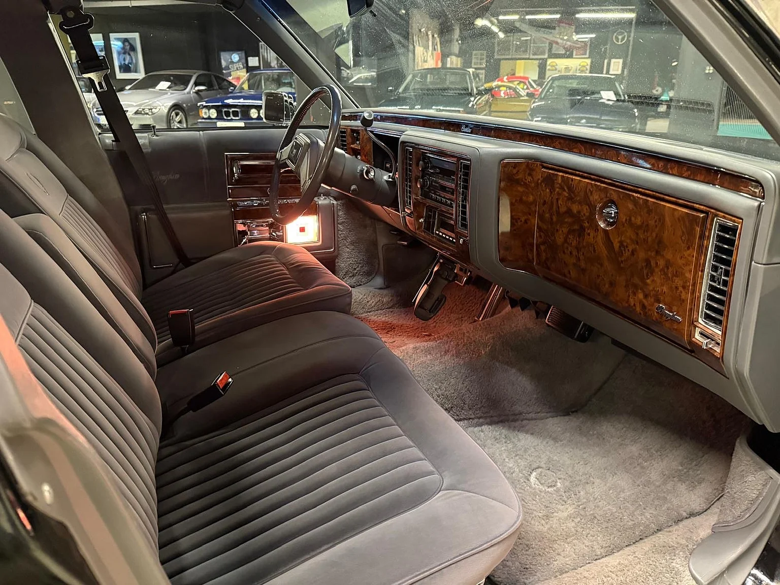 Exteriörbild på 1991 Cadillac Brougham Limousine (3)