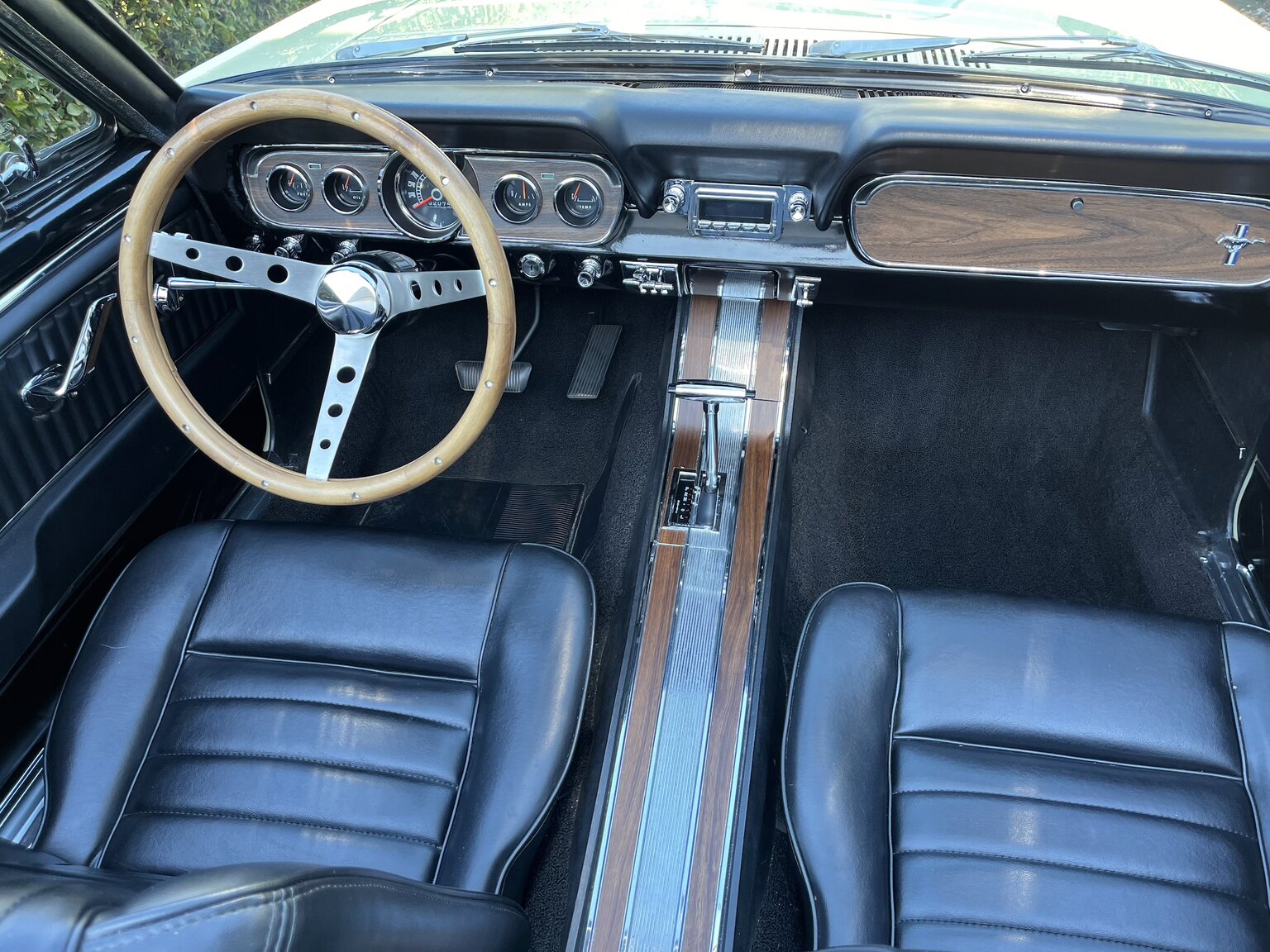 Interiörbild 1966 Ford Mustang Cabriolet 289cui