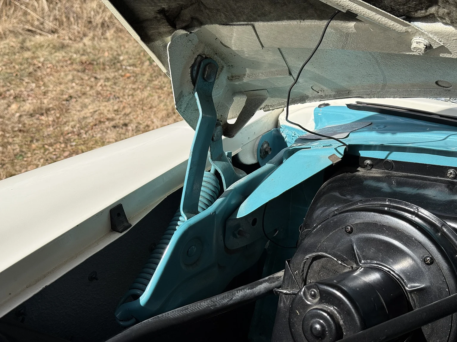 Image of 1955 Oldsmobile Super 88 mechanics (22)