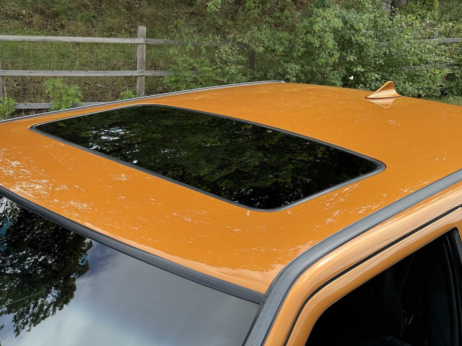 Exterior image of 1996 Volvo 850 R