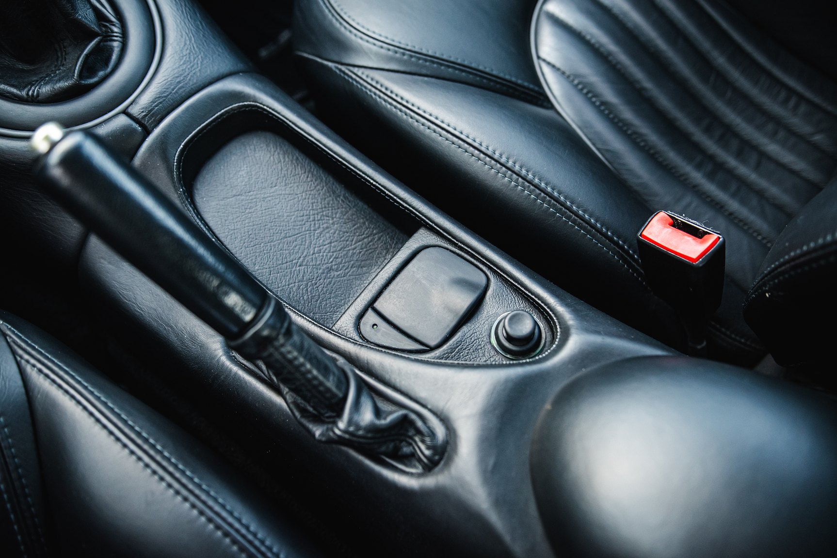 Interior image of 2000 Maserati 3200 GT