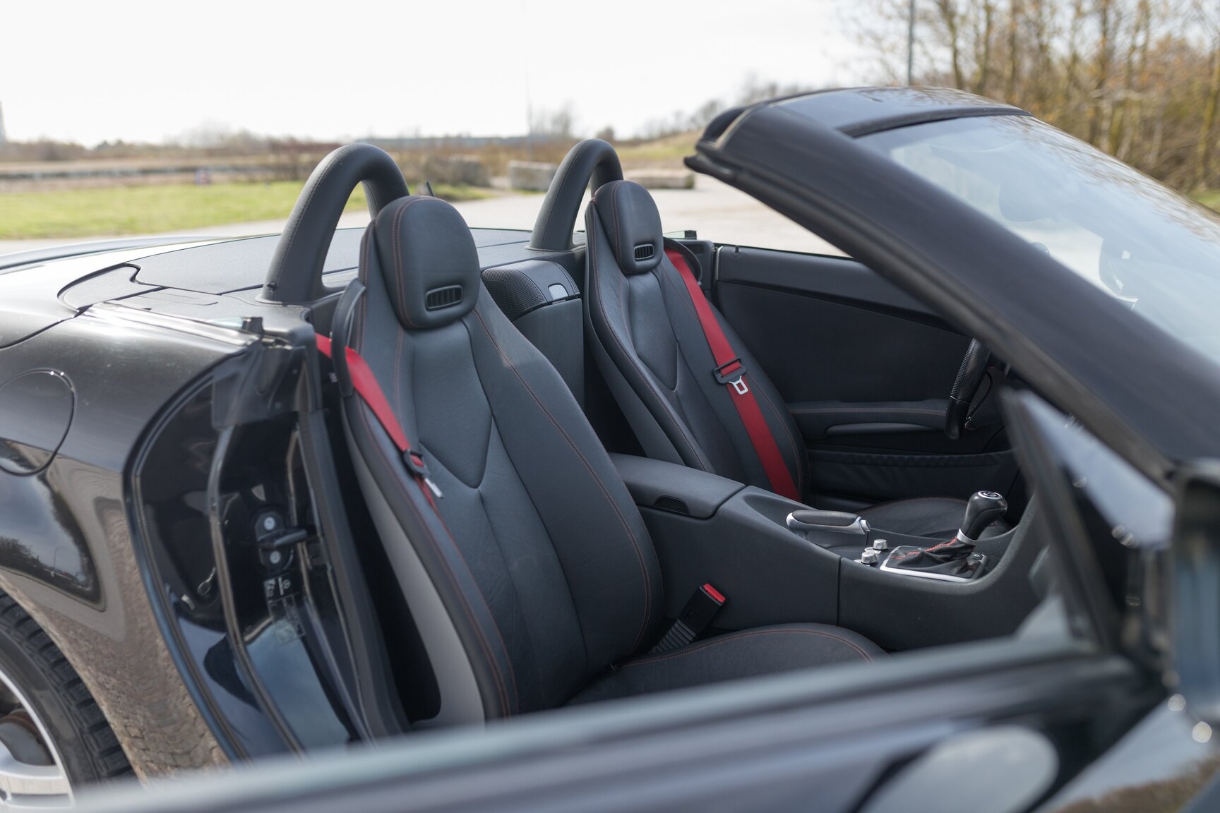 Interior image of 2010 Mercedes-Benz SLK 200 Kompressor (9)