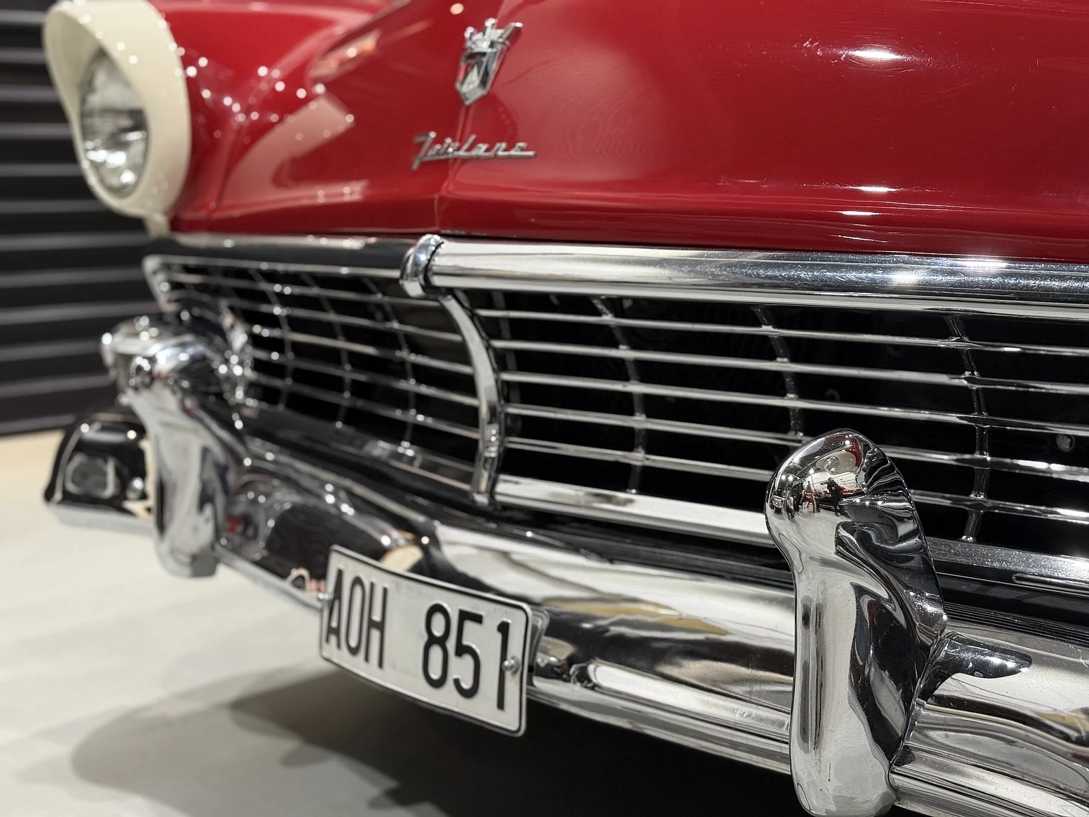 Aussenfoto 1956 Ford Fairlane Sunliner V8 5.1 (58)