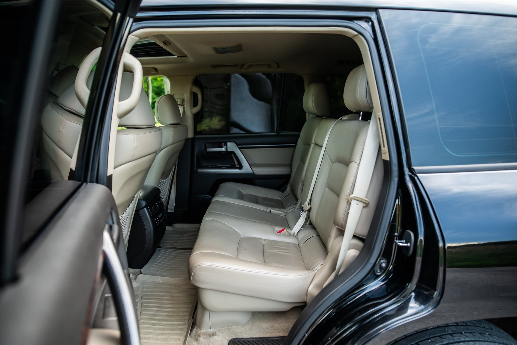 Interior image of 2008 Toyota Land Cruiser 4.5 4WD V8