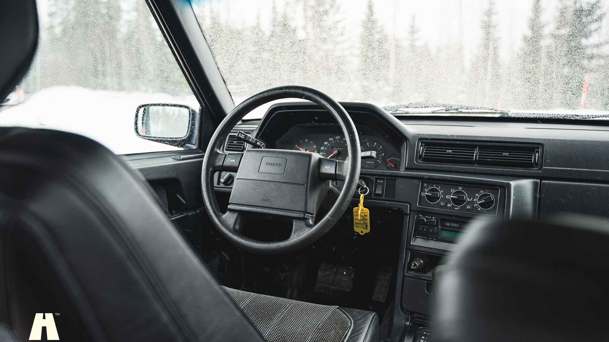 Interior image of 1995 Volvo 940 SE