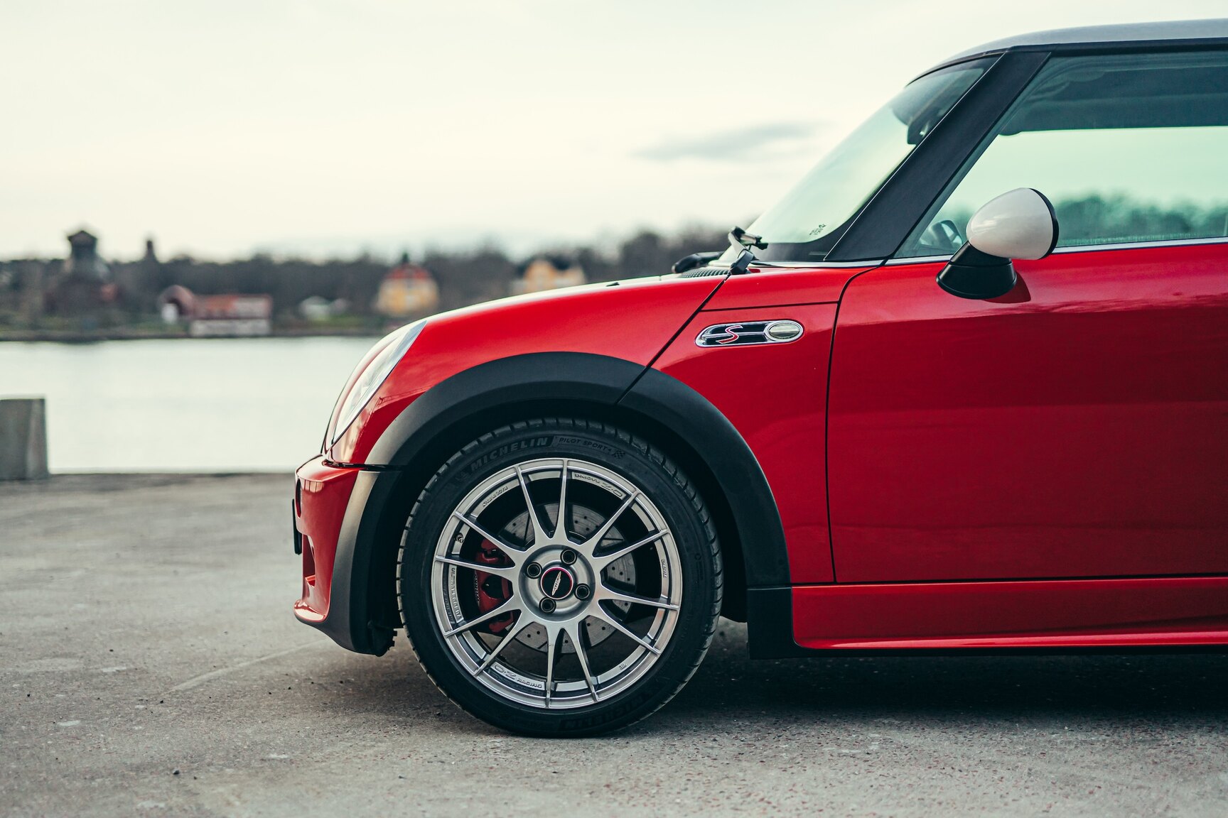 Exterior image of 2006 Mini Cooper John Cooper Works
