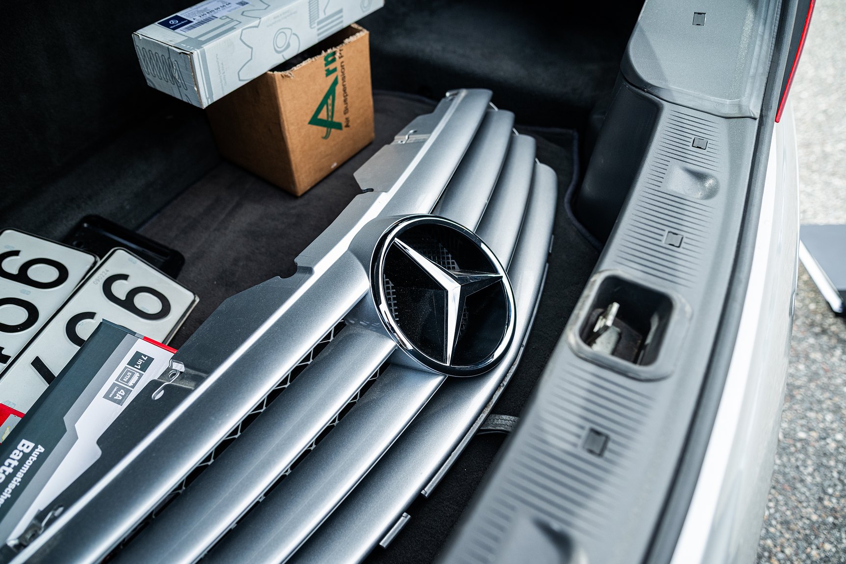 Image of 2002 Mercedes SL 55 AMG miscellaneous