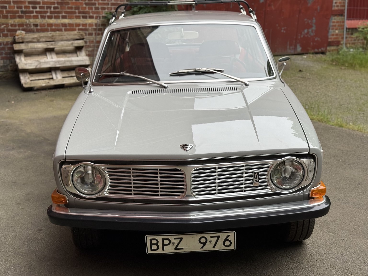 Exterior image of 1970 Volvo 142 Automatic
