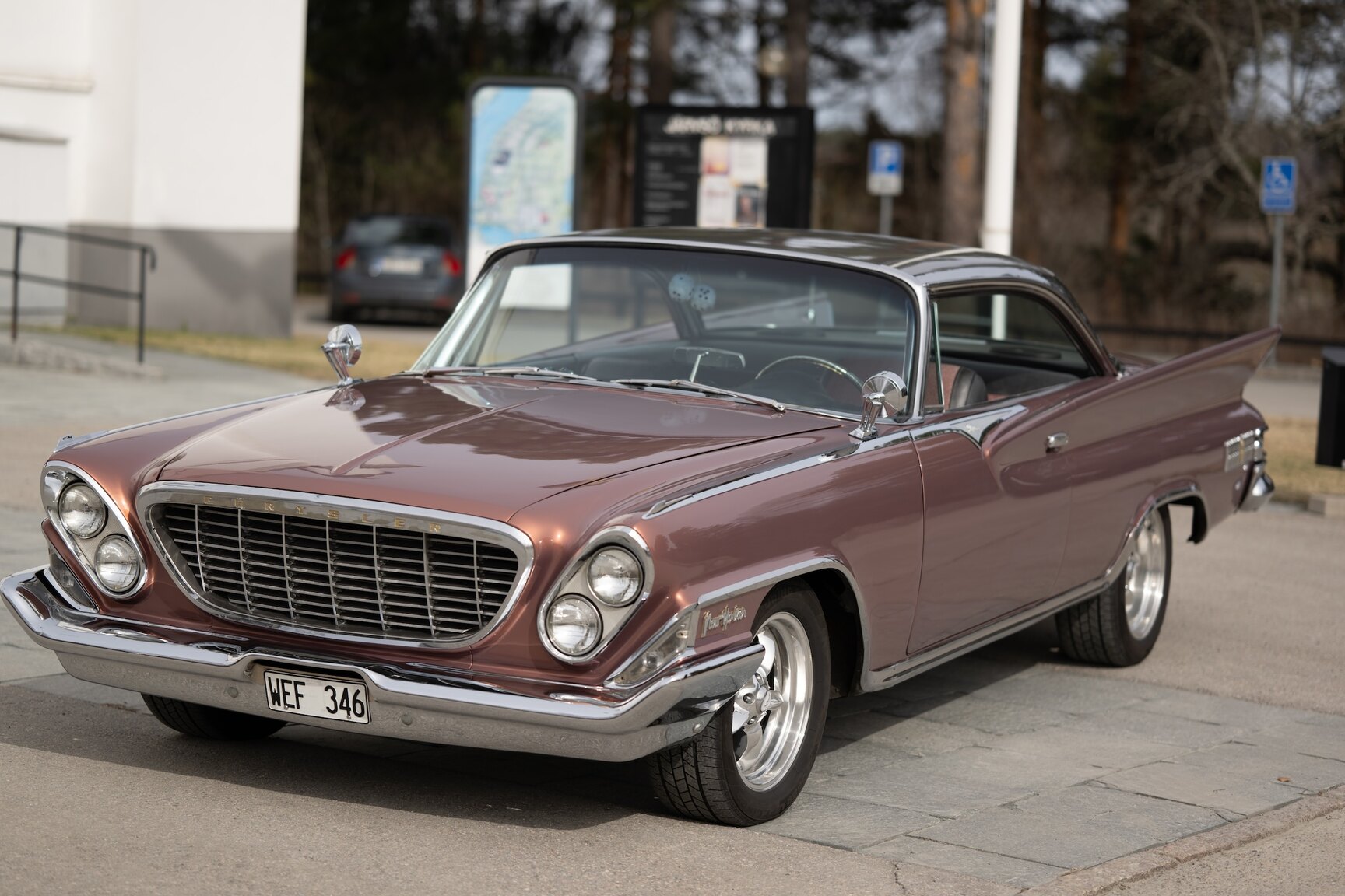 Exterior image of 1961 Chrysler New Yorker Sedan (13)