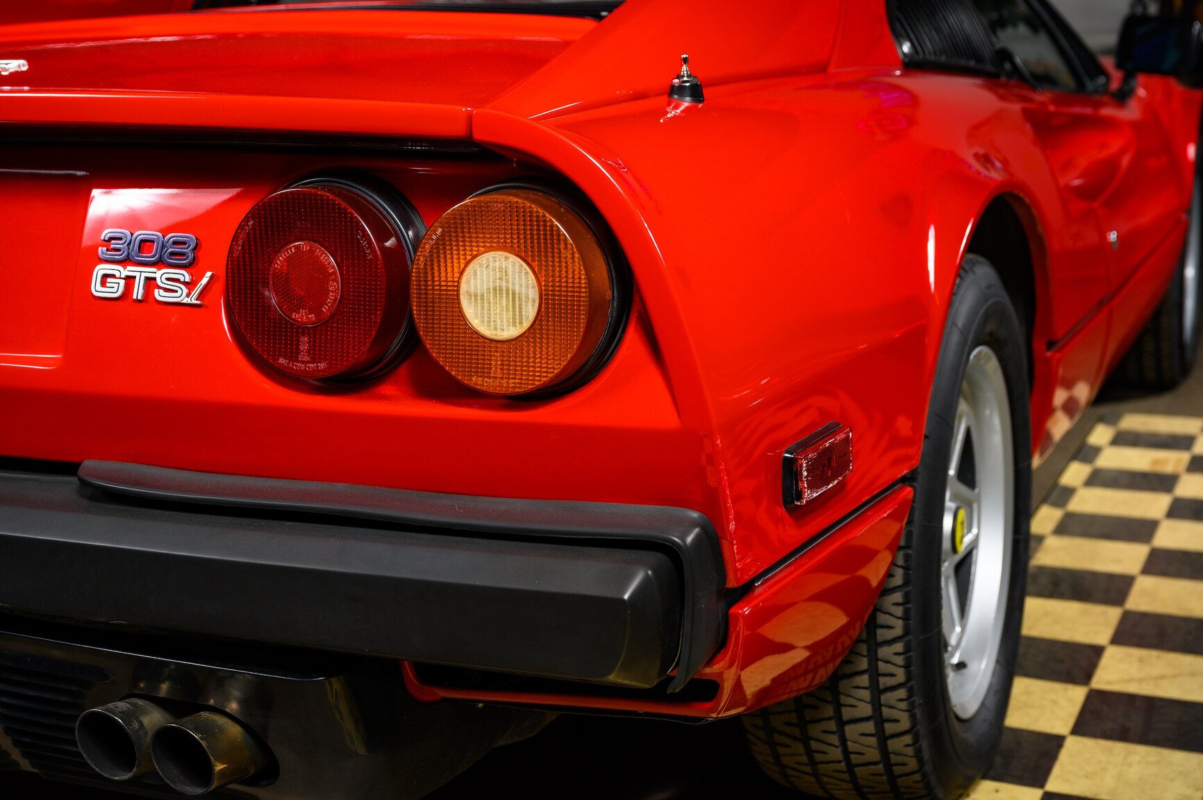 Aussenfoto 1982 Ferrari 308 GTSI