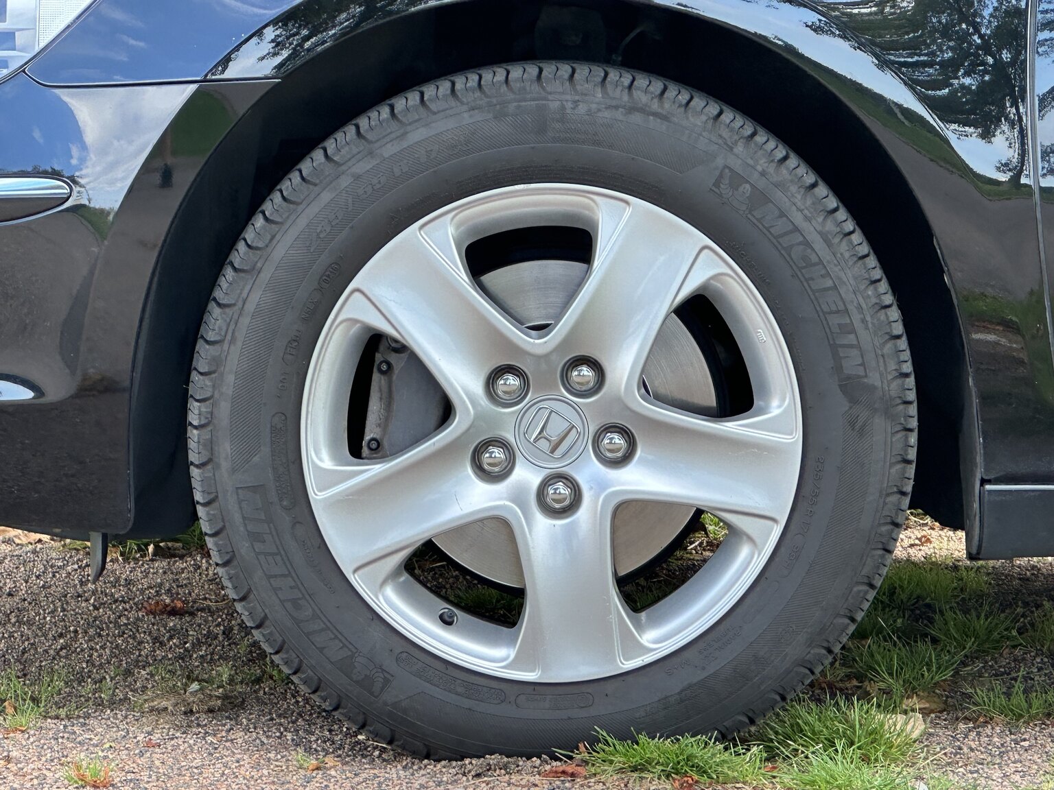 Exteriörbild på 2007 Honda Legend (7)