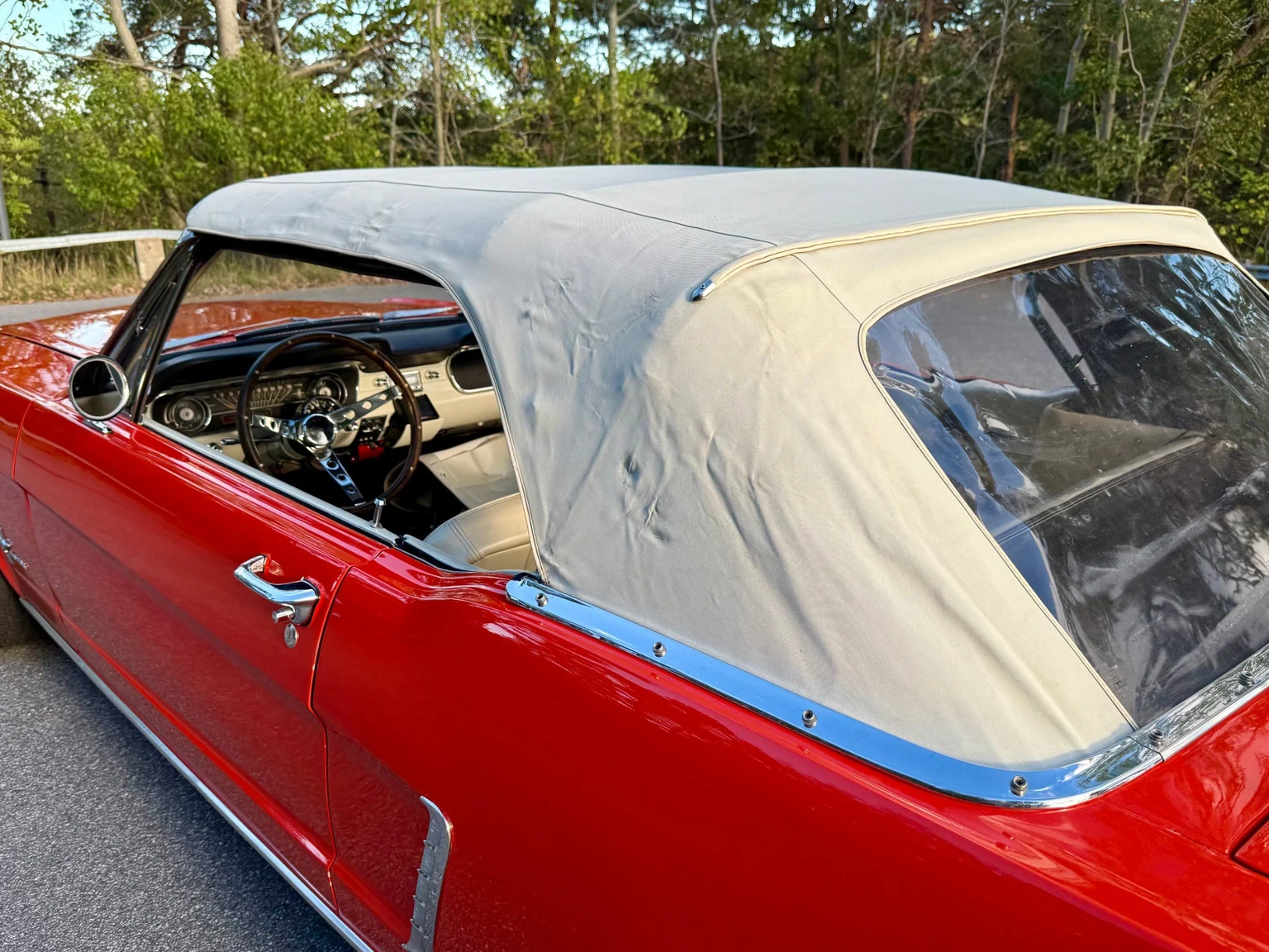 Aussenfoto 1965 Ford Mustang Cabriolet (58)