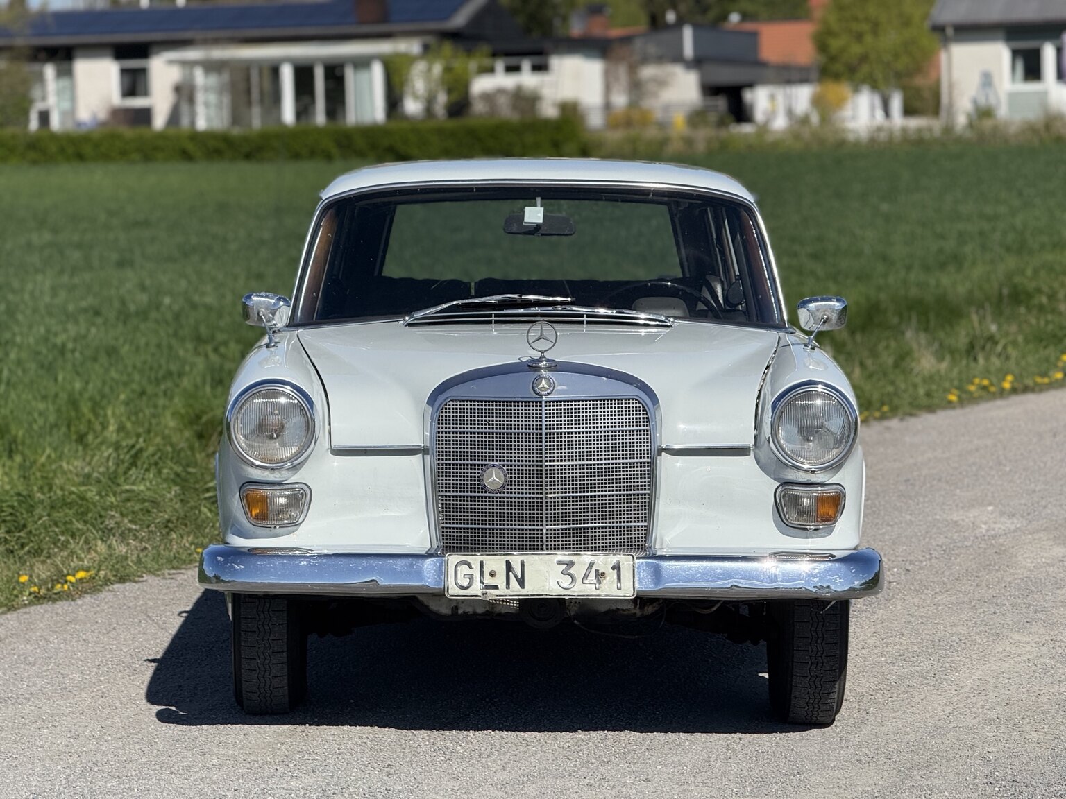 Exterior image of 1967 Mercedes-Benz 230 Safari