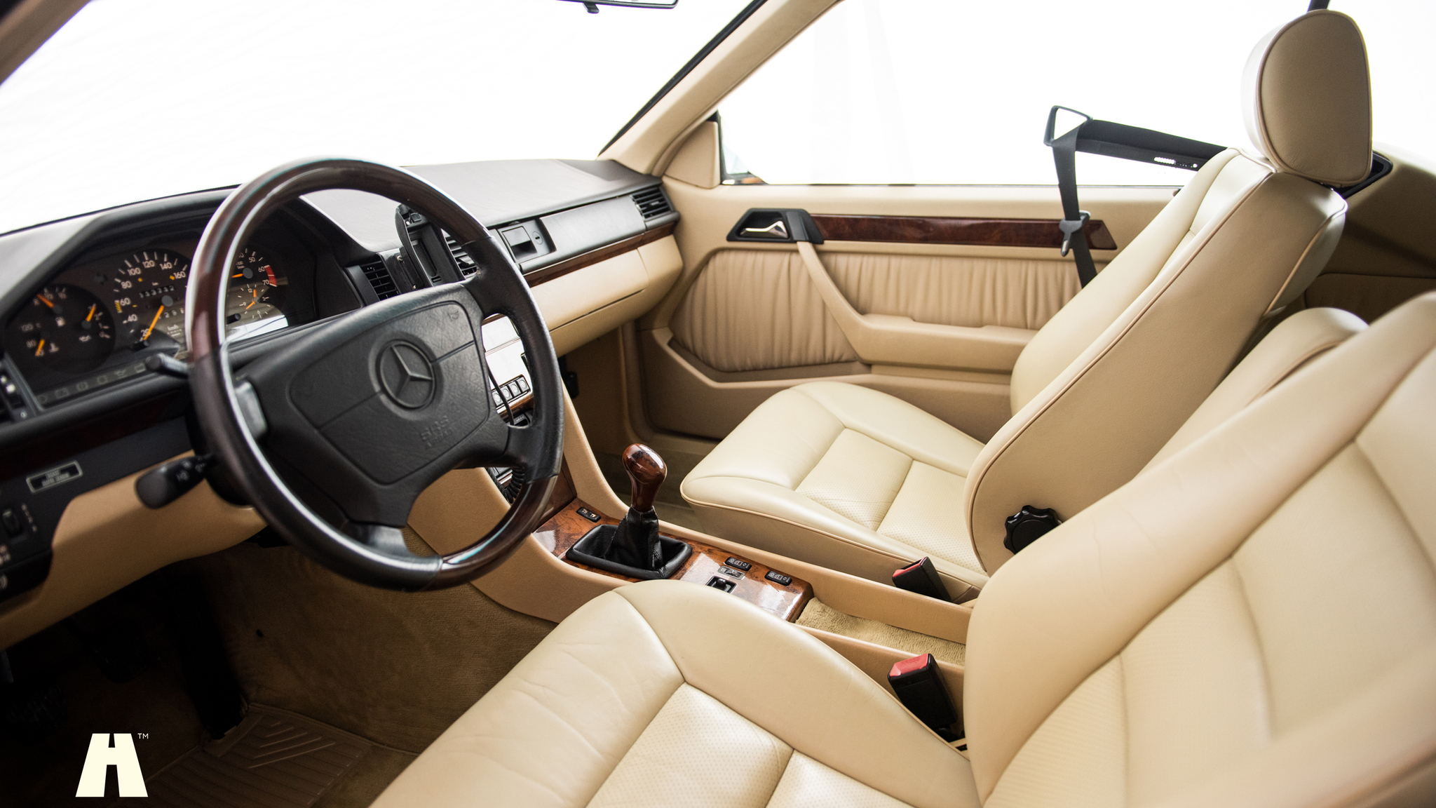 Interiörbild 1992 Mercedes 230 CE
