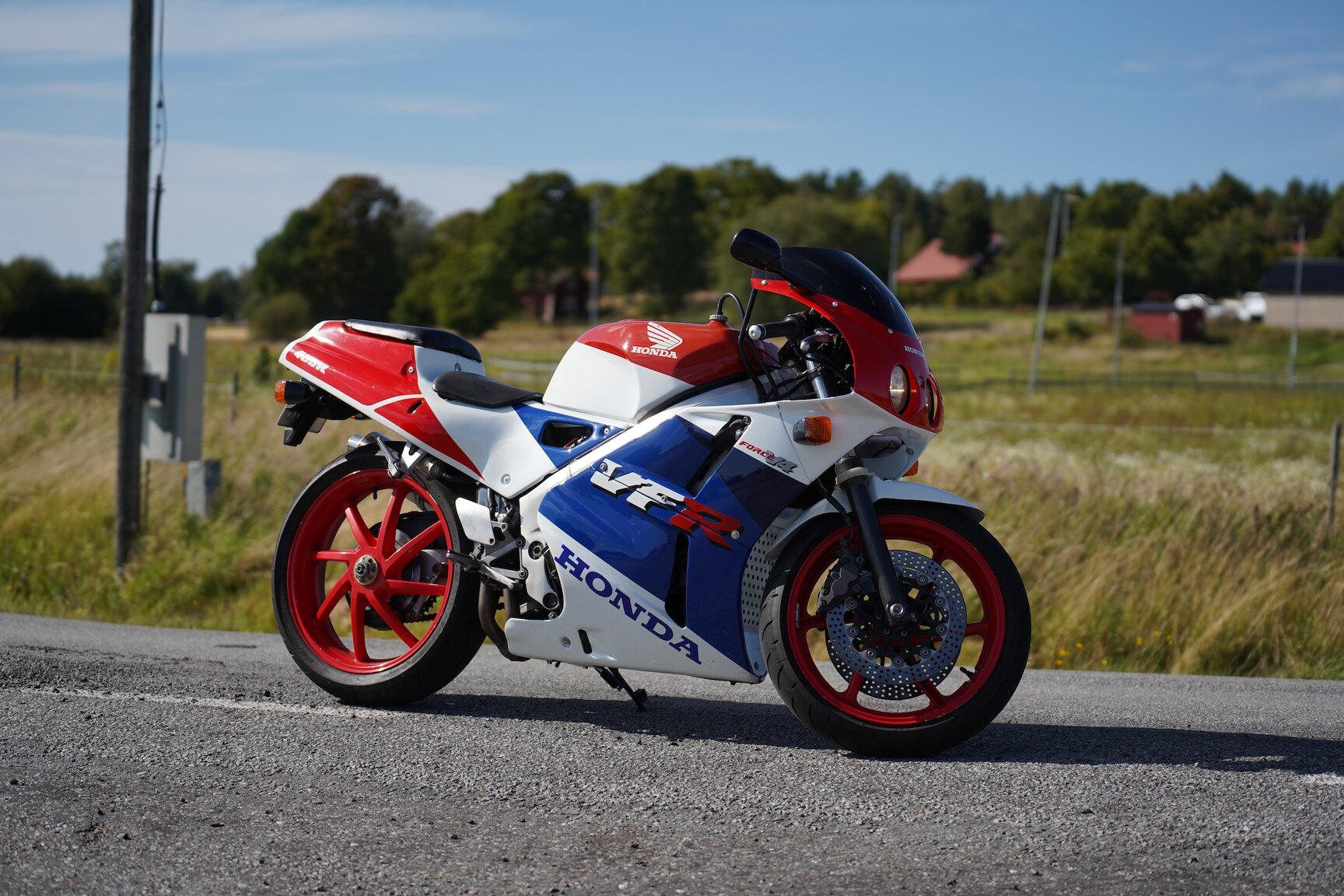 Exterior image of 1992 Honda VFR400R NC30