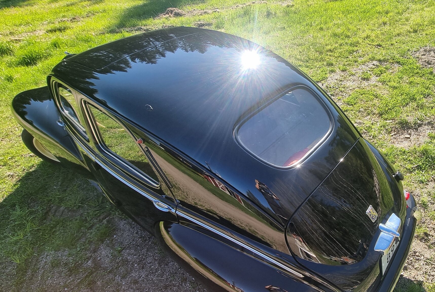 Exterior image of 1951 Peugeot 203 De Luxe