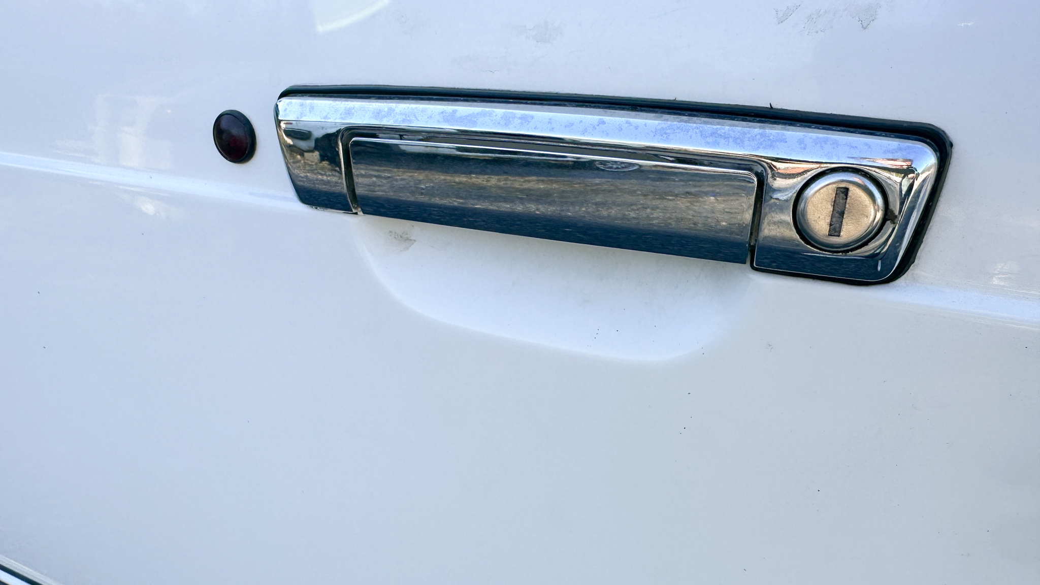 Exteriörbild på 1984 BMW 745i Executive Automat