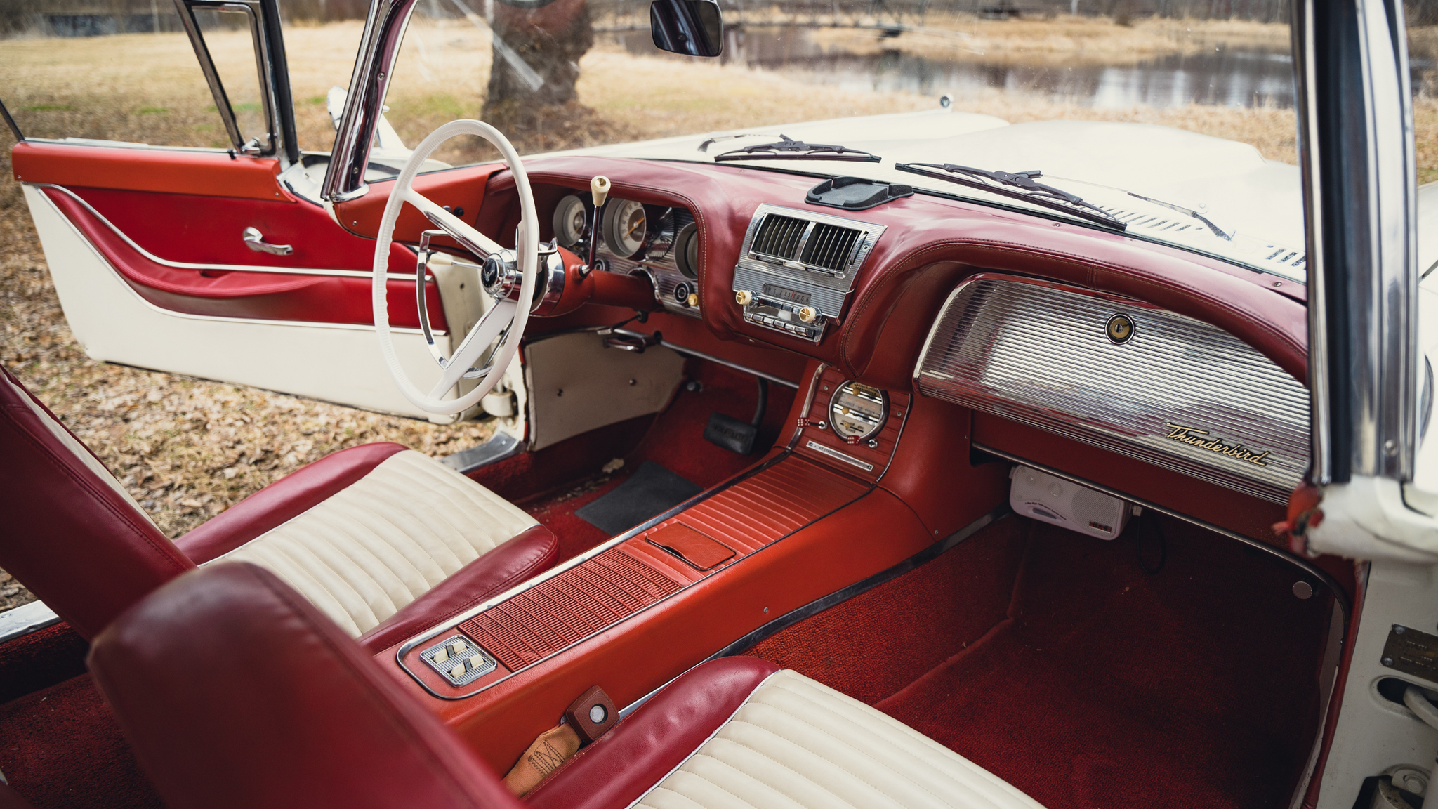 Innenraumfoto von 1959 Ford Thunderbird hardtop