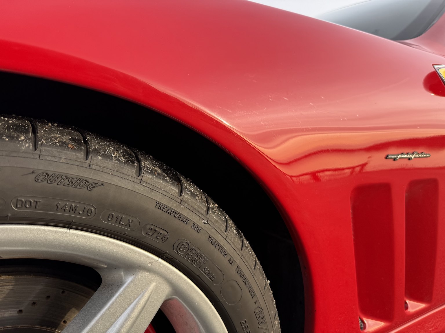 Exteriörbild på 2003 Ferrari 575M Maranello