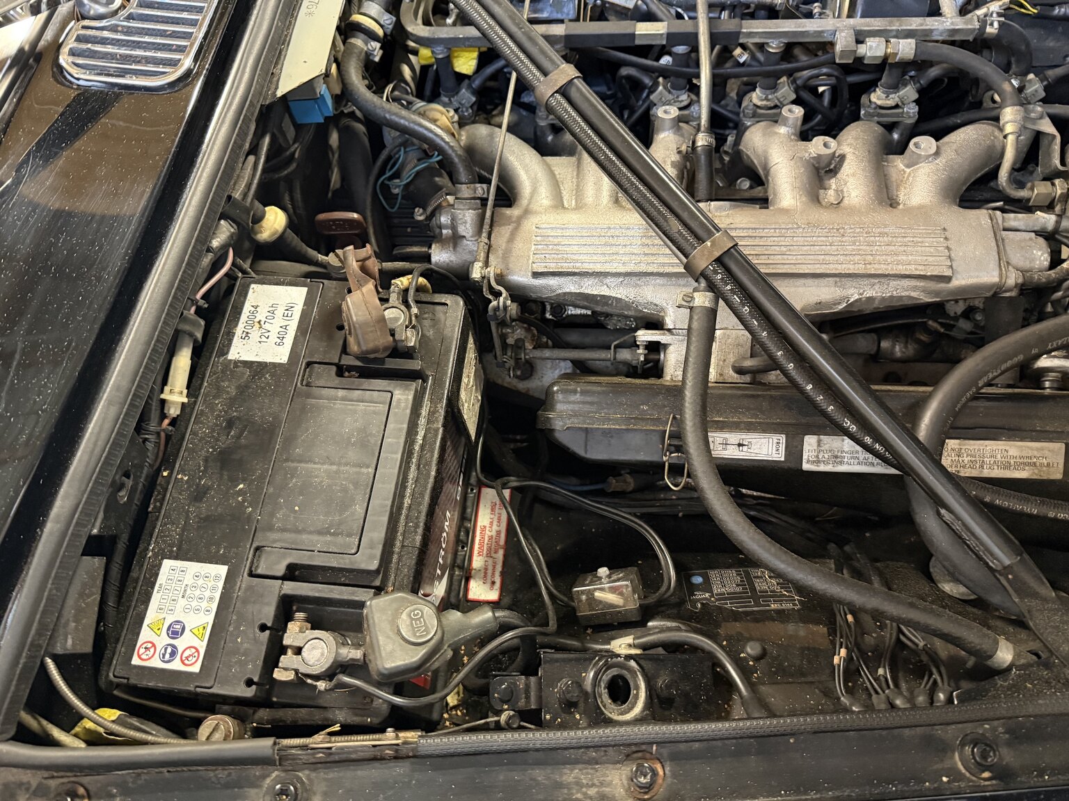 Image of 1990 Jaguar Daimler Double six mechanics