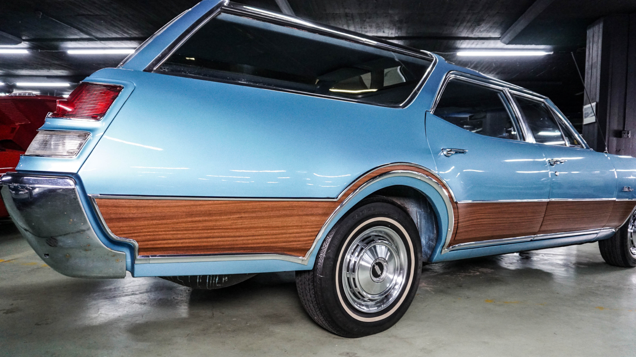 Exterior image of 1968 Oldsmobile Vista Cruiser