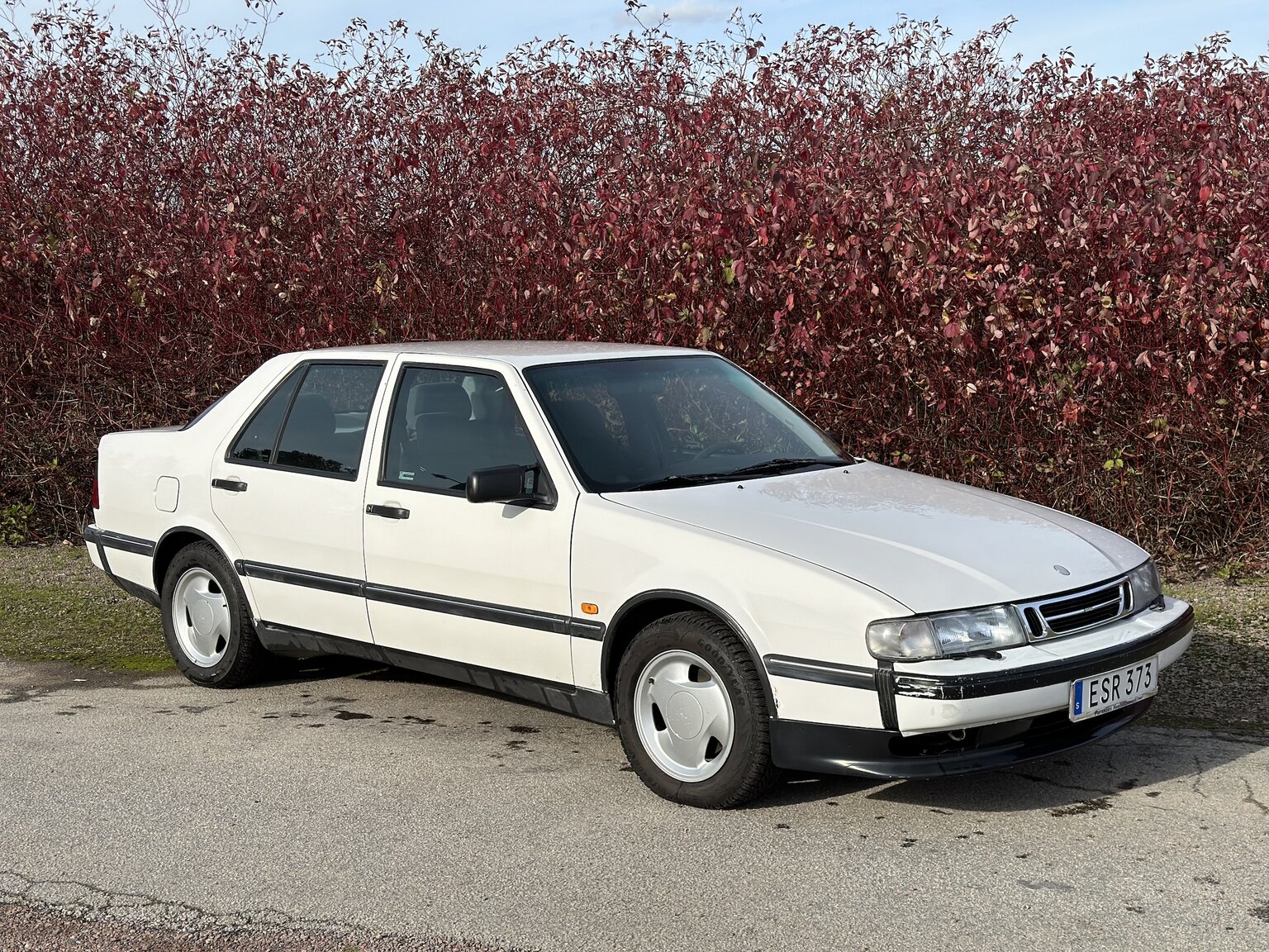 Exterior image of 1996 SAAB 9000
