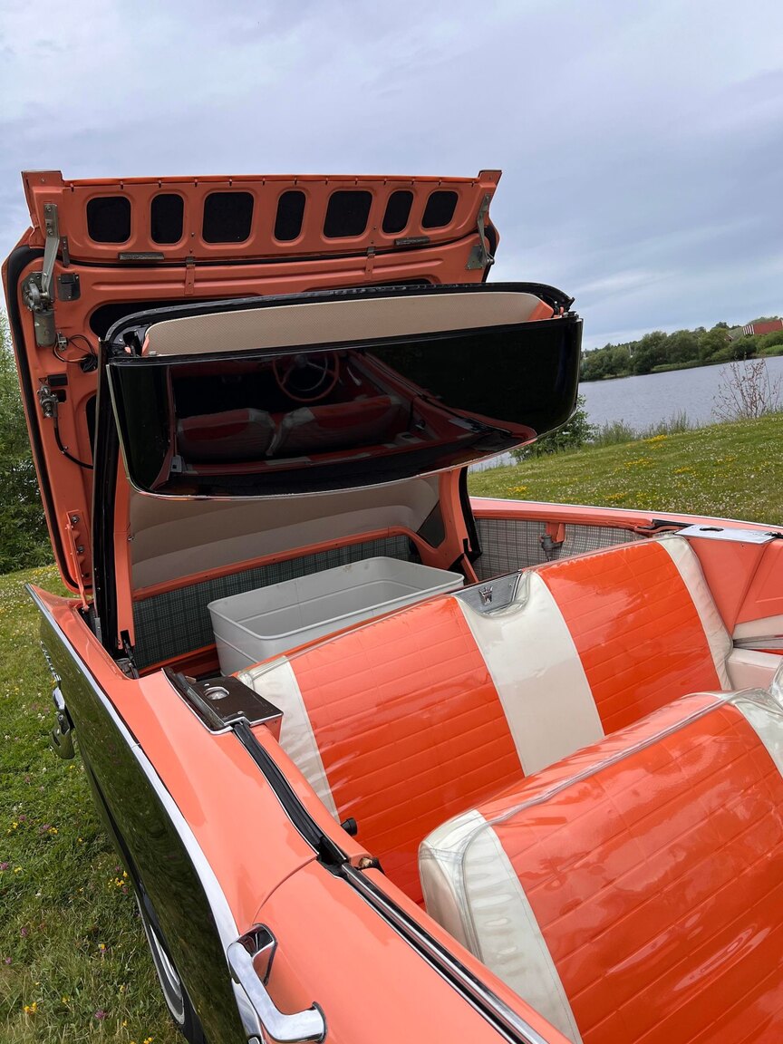 Interior image of 1957 Ford Fairlane 500 Skyliner Retract