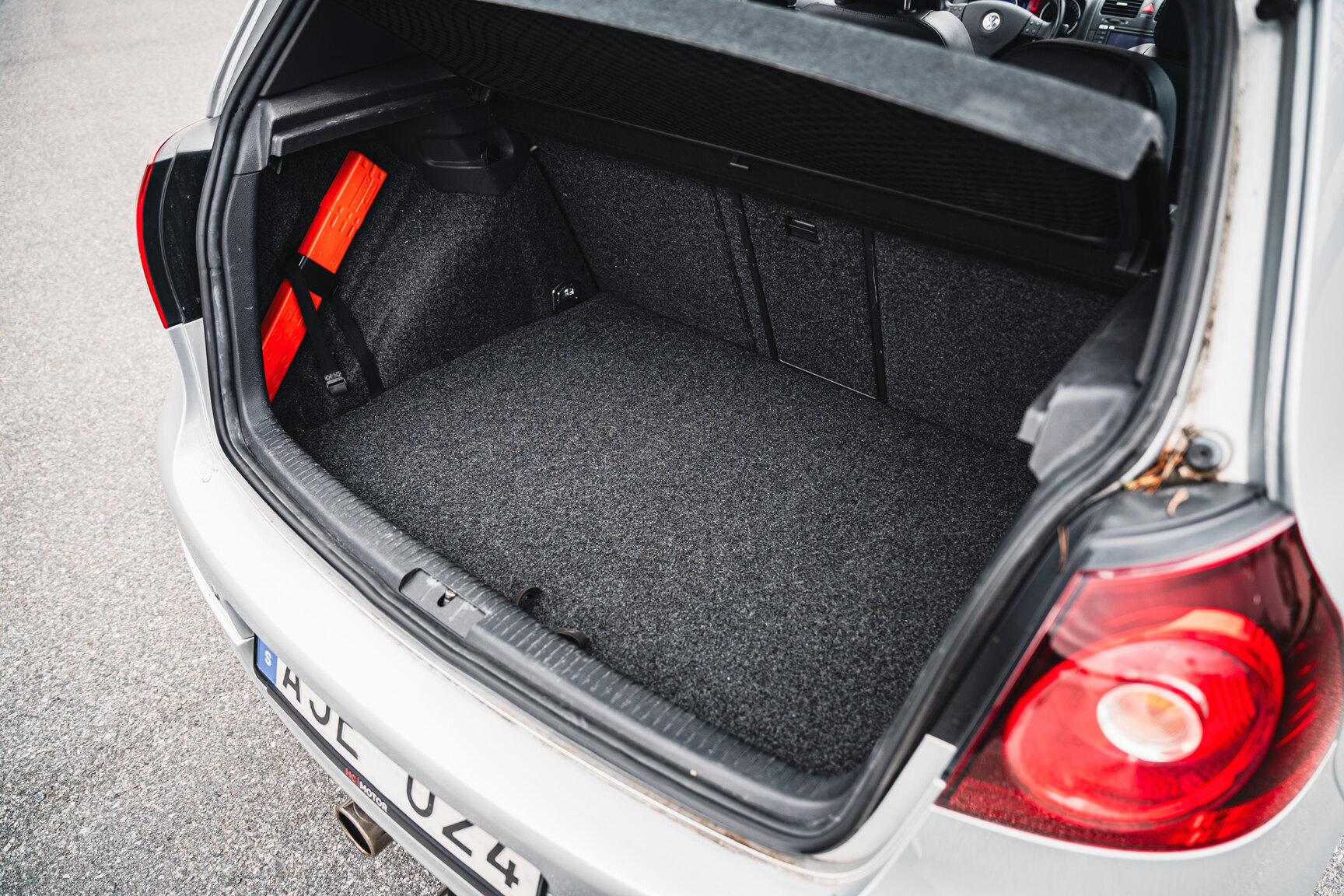 Innenraumfoto von 2007 Volkswagen Golf R32 (96)