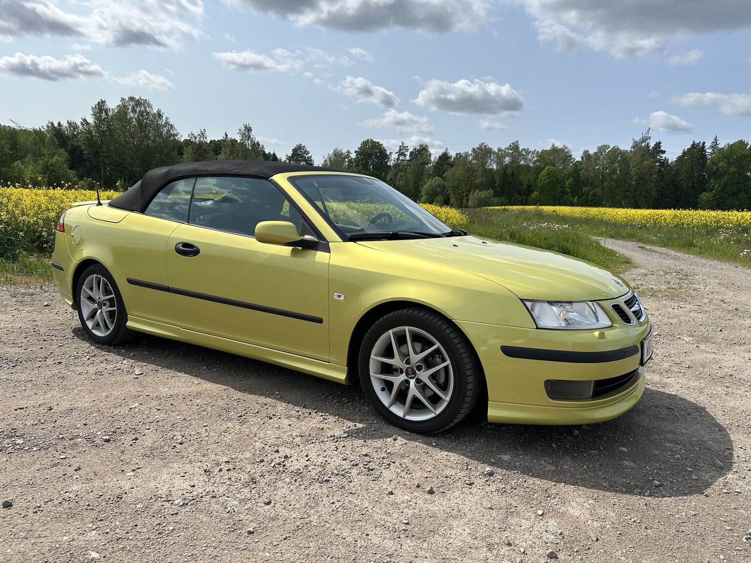 Exterior image of 2004 SAAB 9.3 Aero Convertible 2.0T