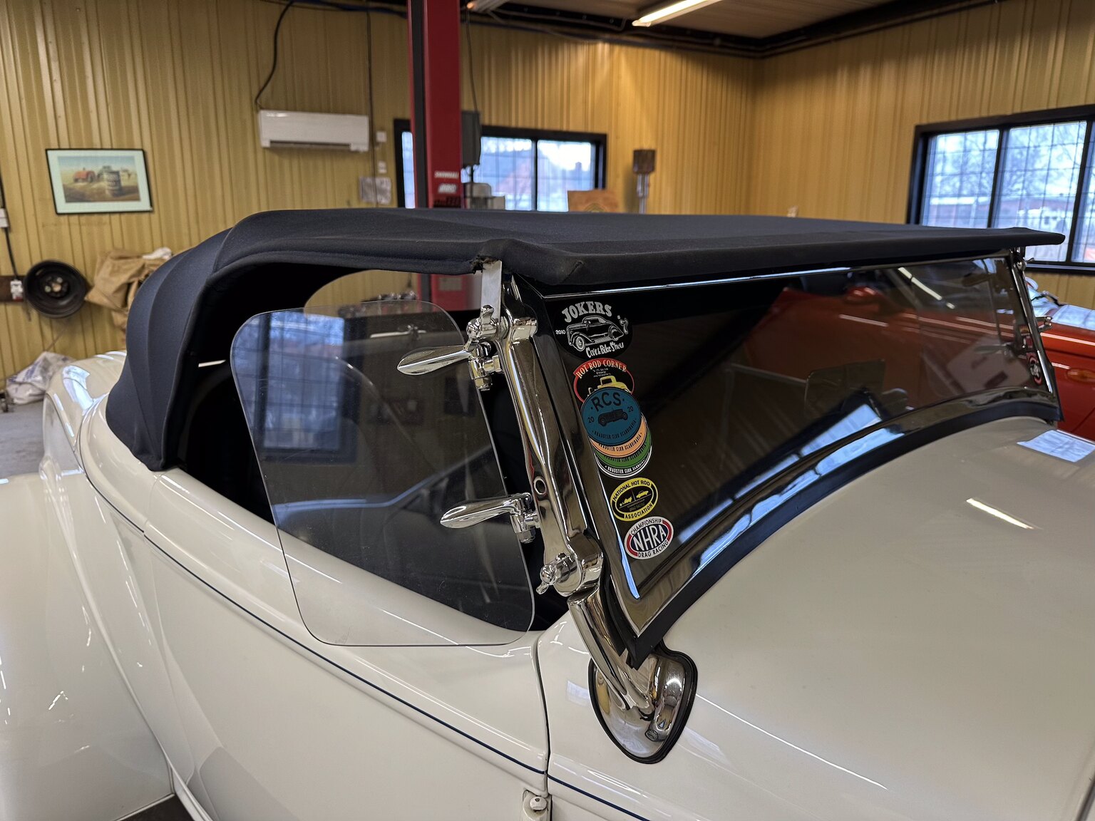 Aussenfoto 1932 Custom Ford Rod White Ice