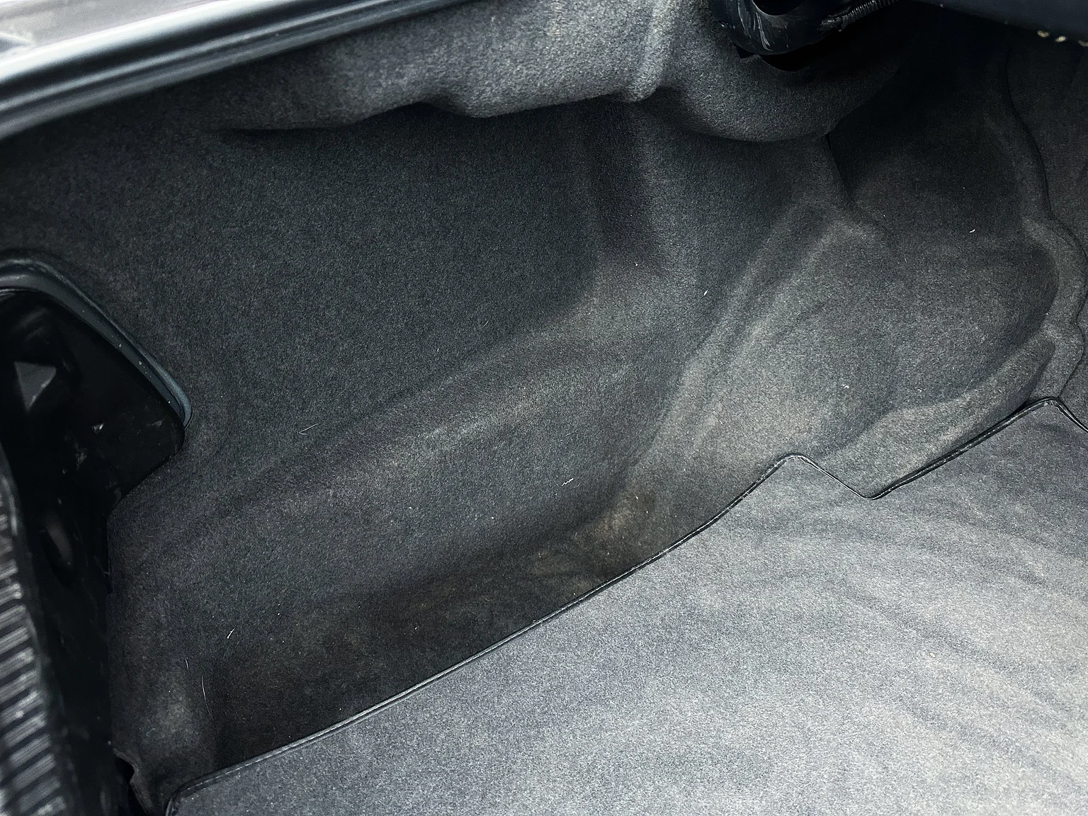 Interior image of 1993 Mercedes-Benz E 320 "AMG" (64)