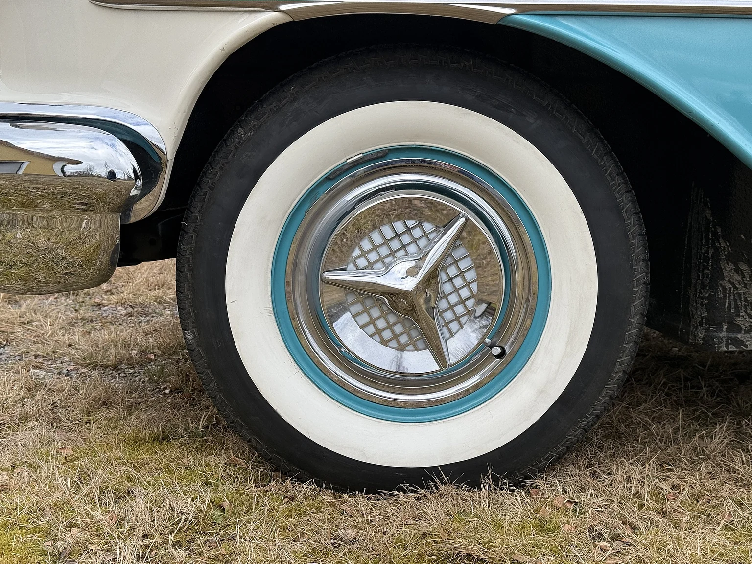 Exterior image of 1955 Oldsmobile Super 88 (19)