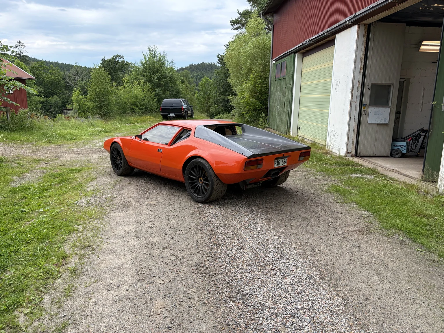 Exterior image of 1972 De Tomaso Pantera LS Restomod (5)