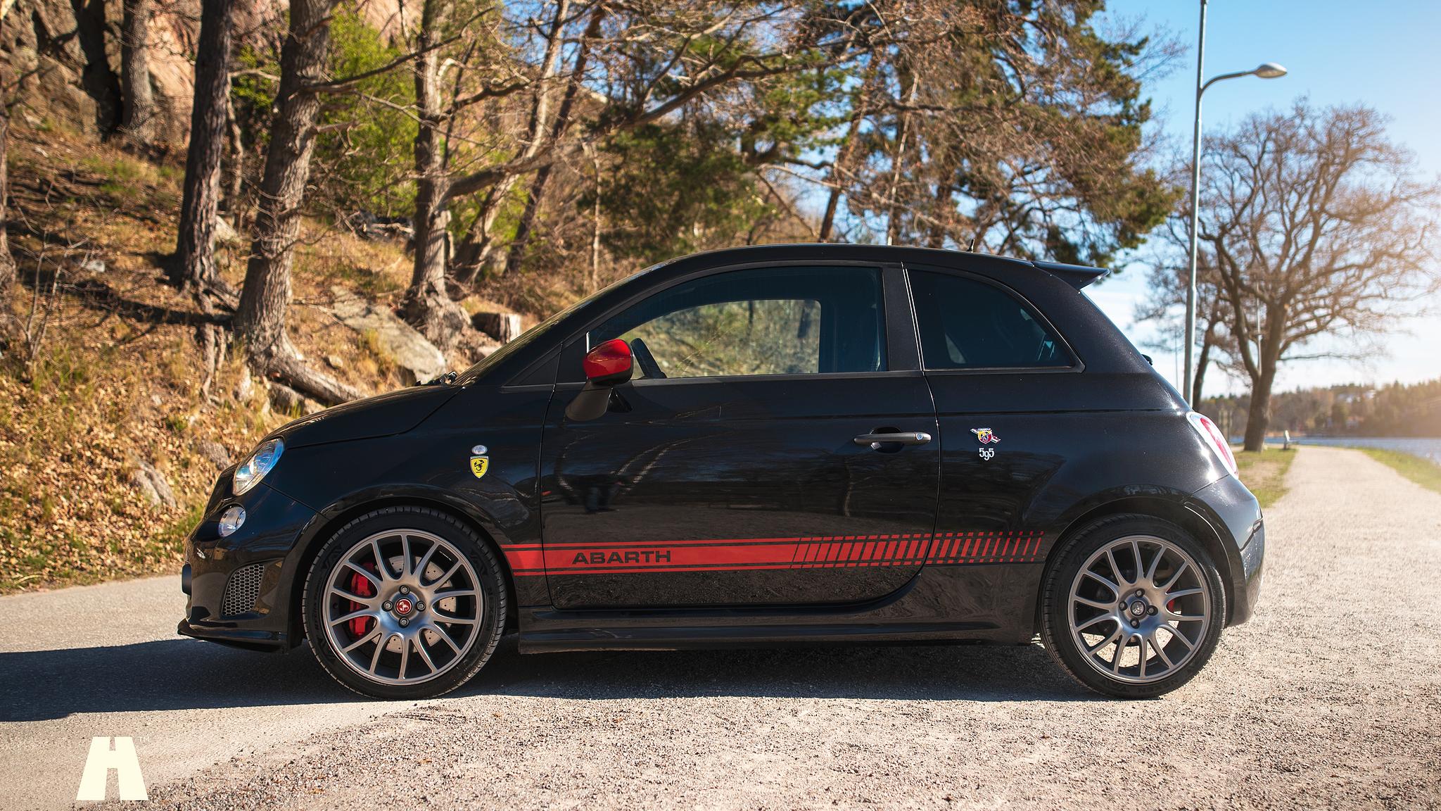 Exterior image of 2016 Abarth 595 Competizione (3)
