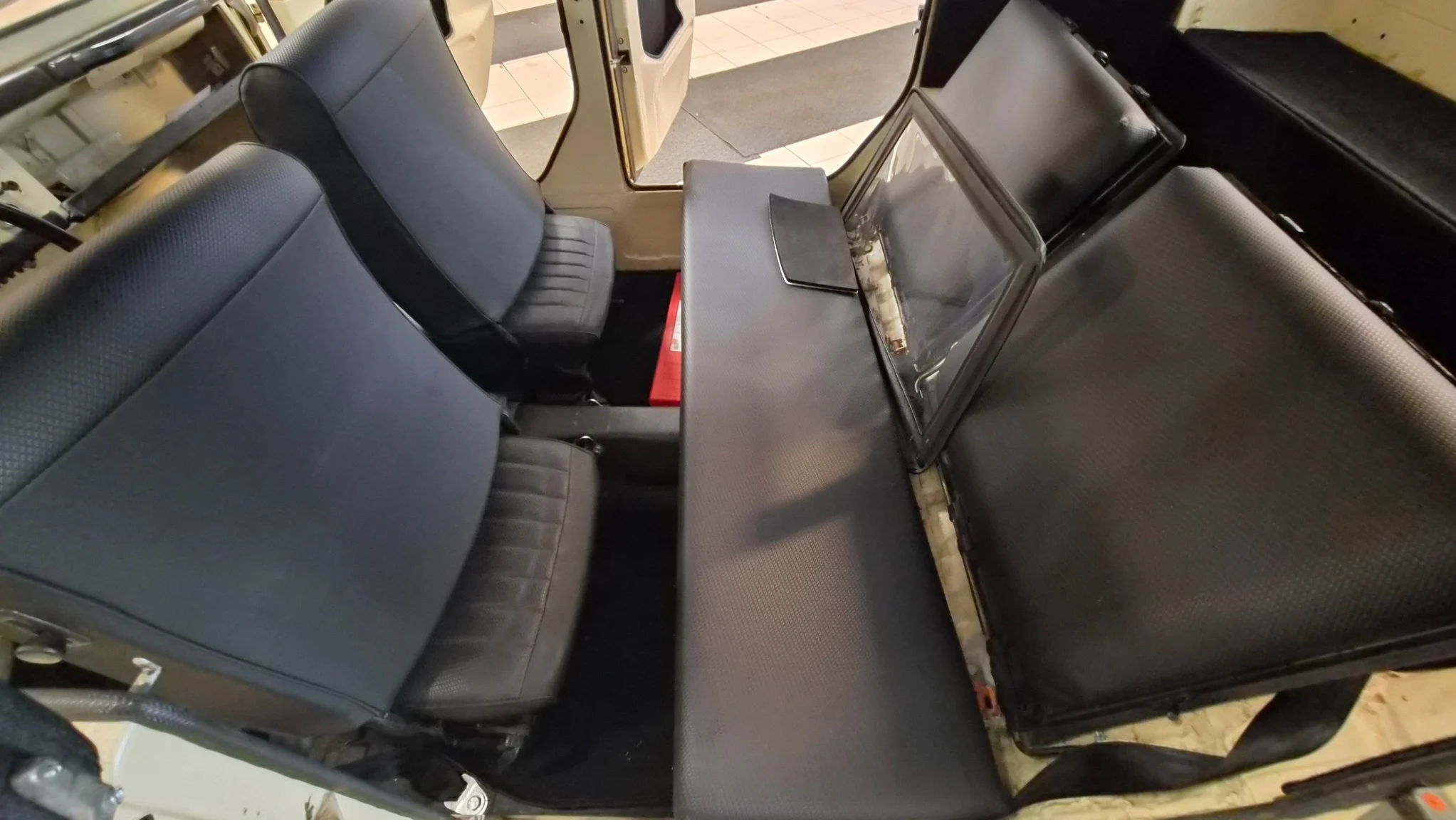 Innenraumfoto von 1973 Volkswagen Type 181 (32)