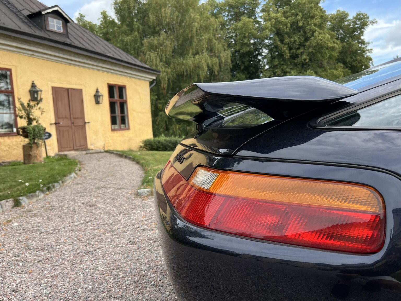 Exterior image of 1993 Porsche 928 GTS