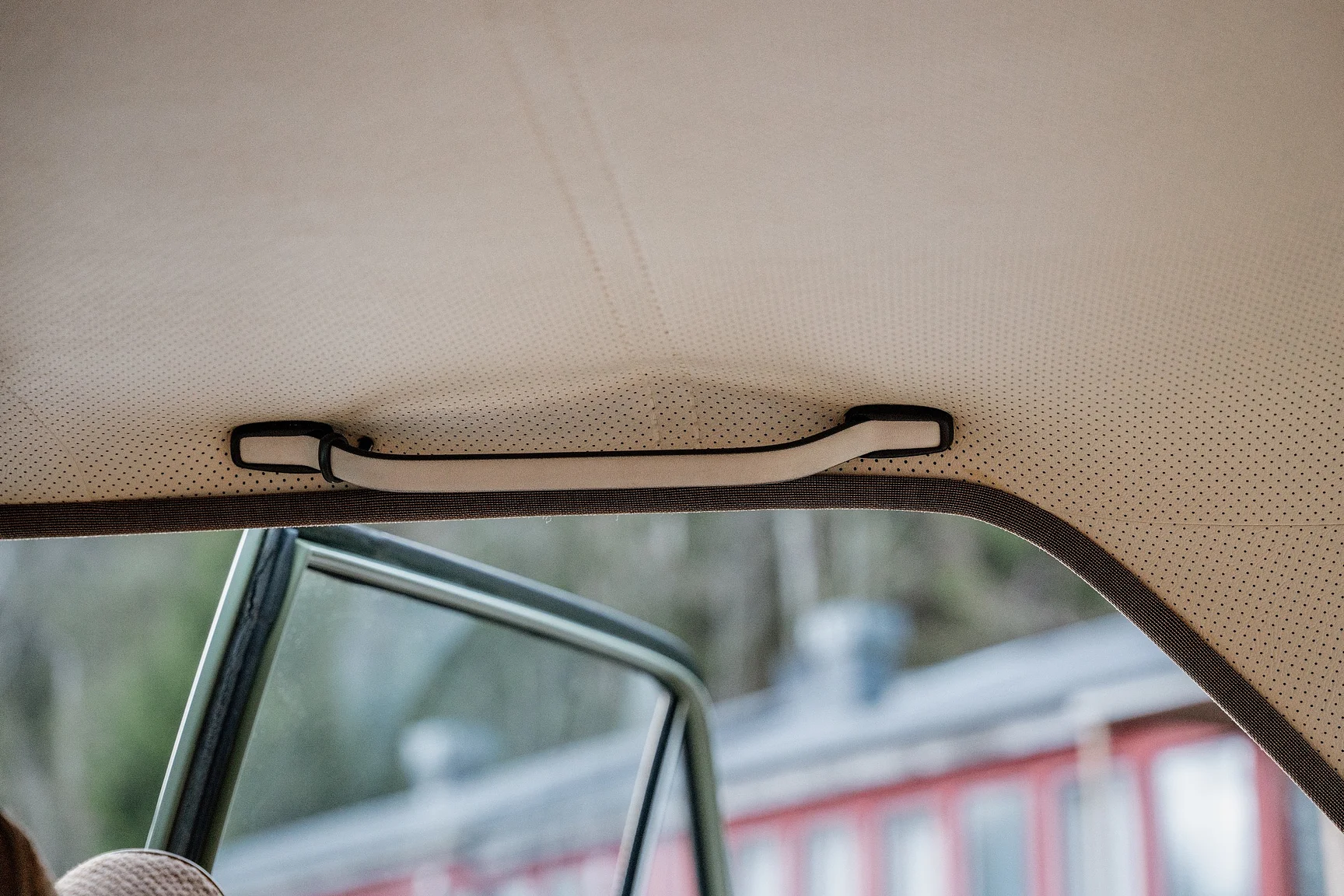 Interior image of 1975 Mercedes-Benz 240 D 3.0 (27)